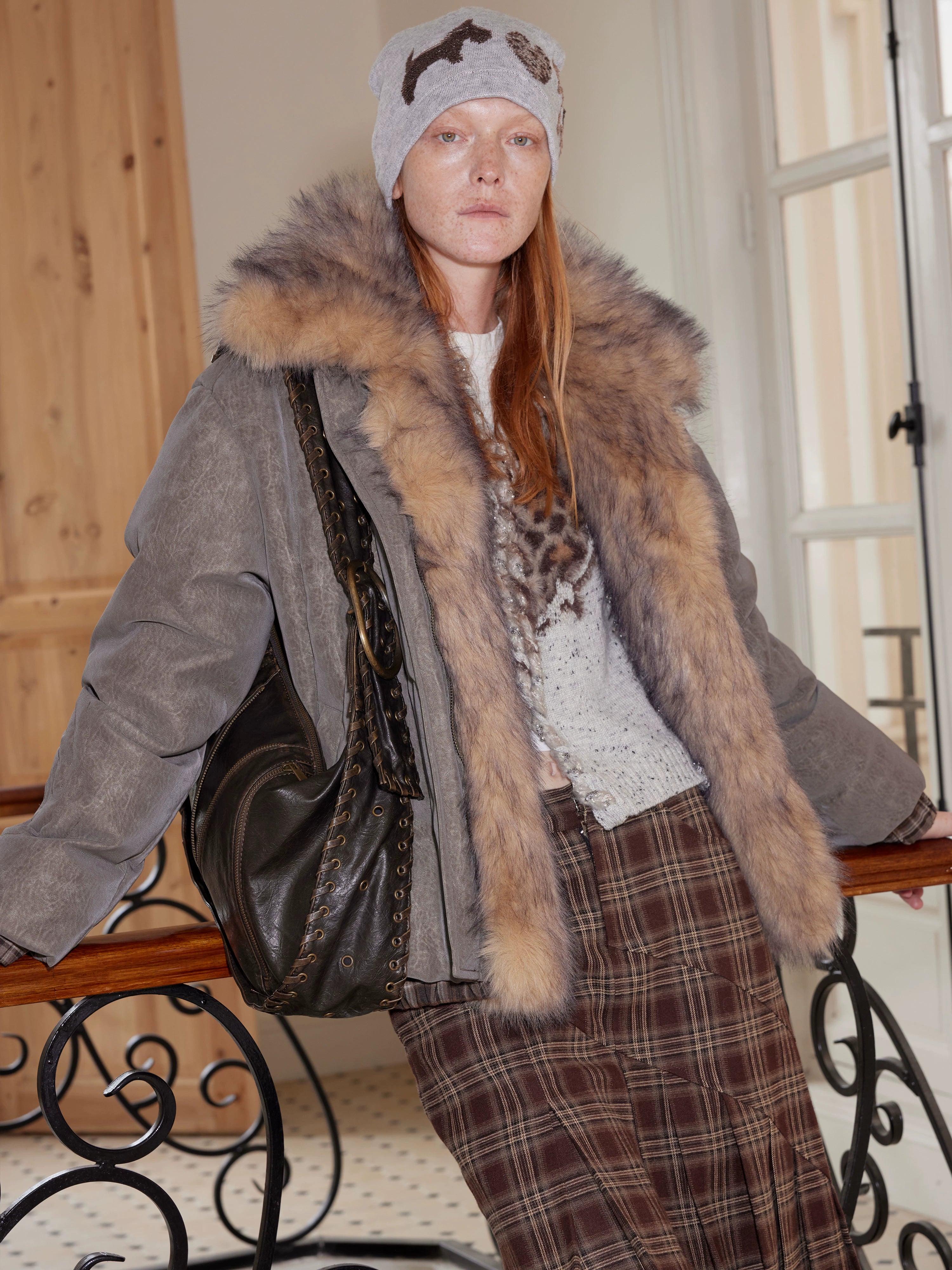 2th Desire90白鸭绒绗线丝光麂皮拼接可拆卸毛领冬季加厚羽绒服女