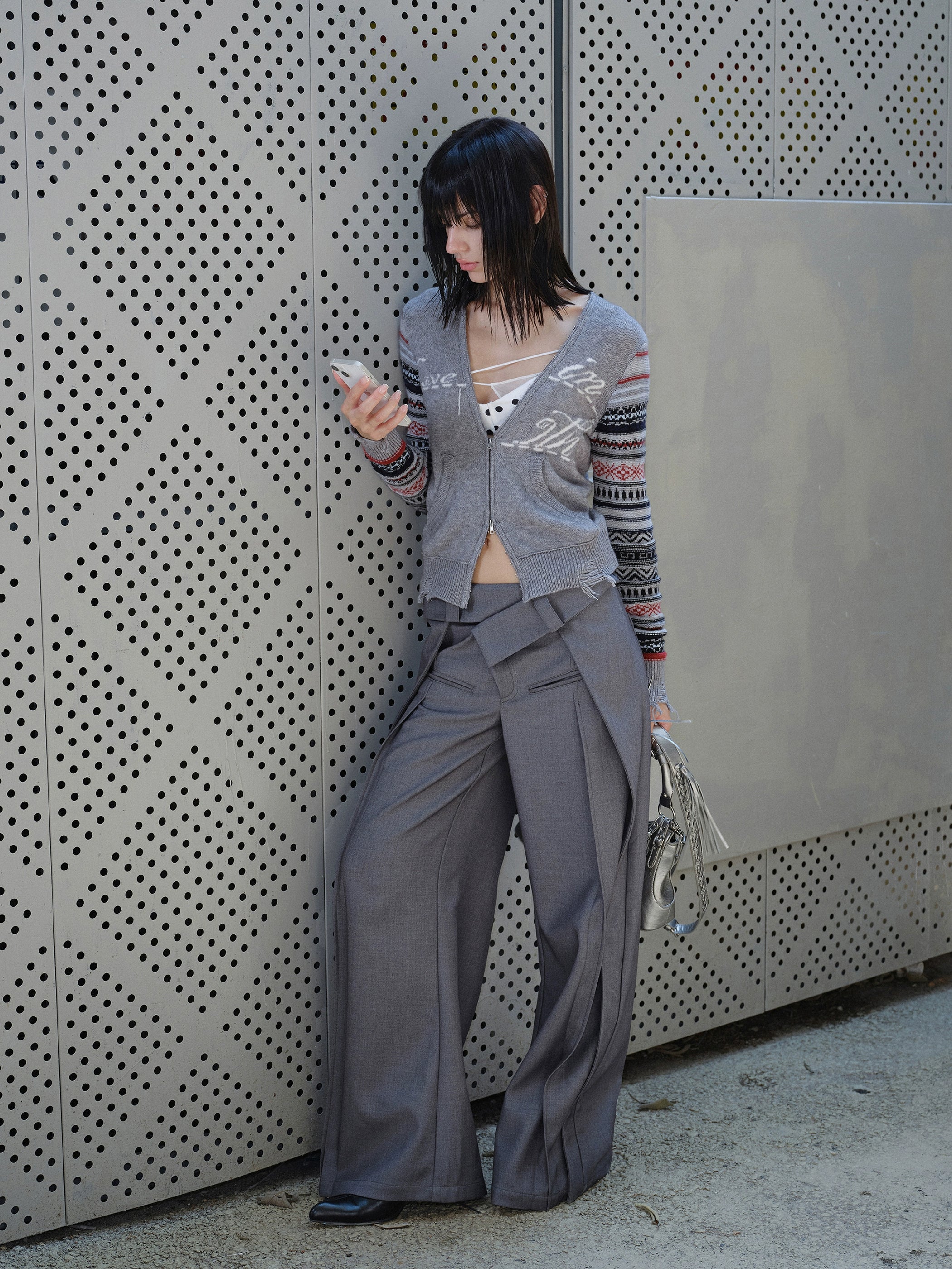 2th Desire费尔岛复古条纹提花字母v领修身针织开衫双头拉链外套