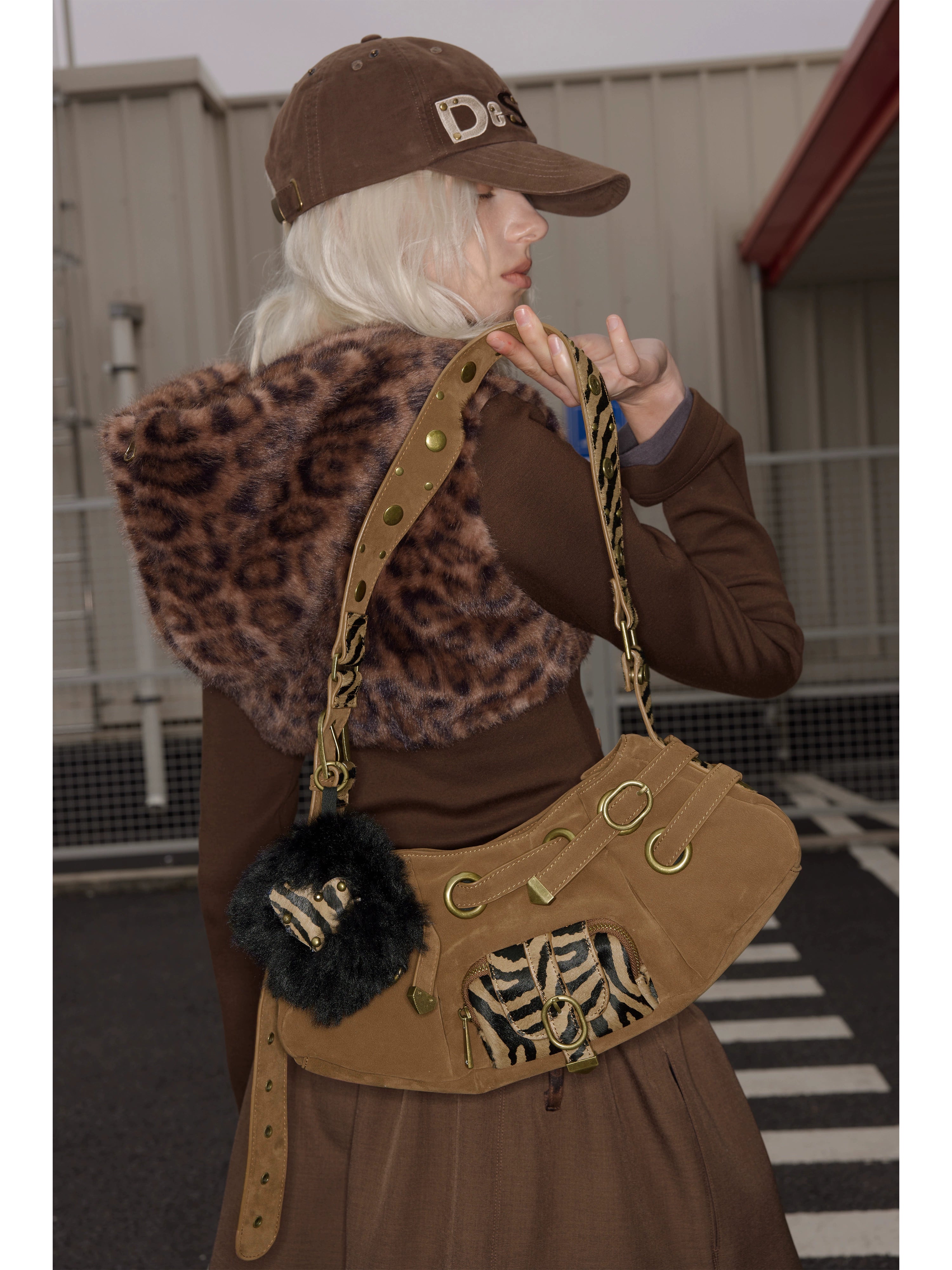 【季末七折】2th Desire重工真皮马毛设计腋下包气眼铆钉斜挎饺包