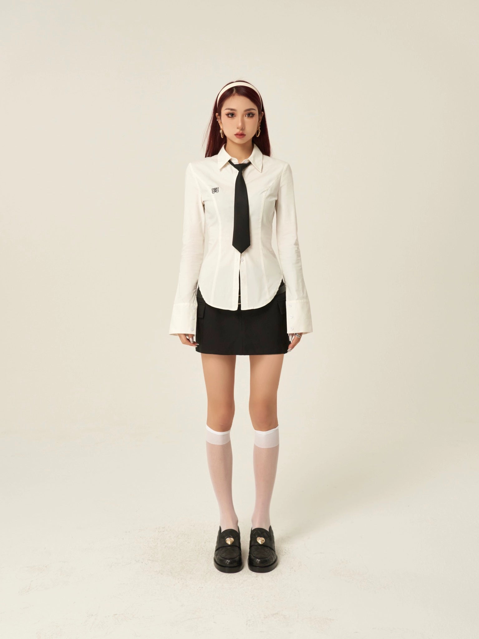 野生zero白蓝色长袖衬衫女秋学院风辣妹小众修身收腰显瘦正肩上衣