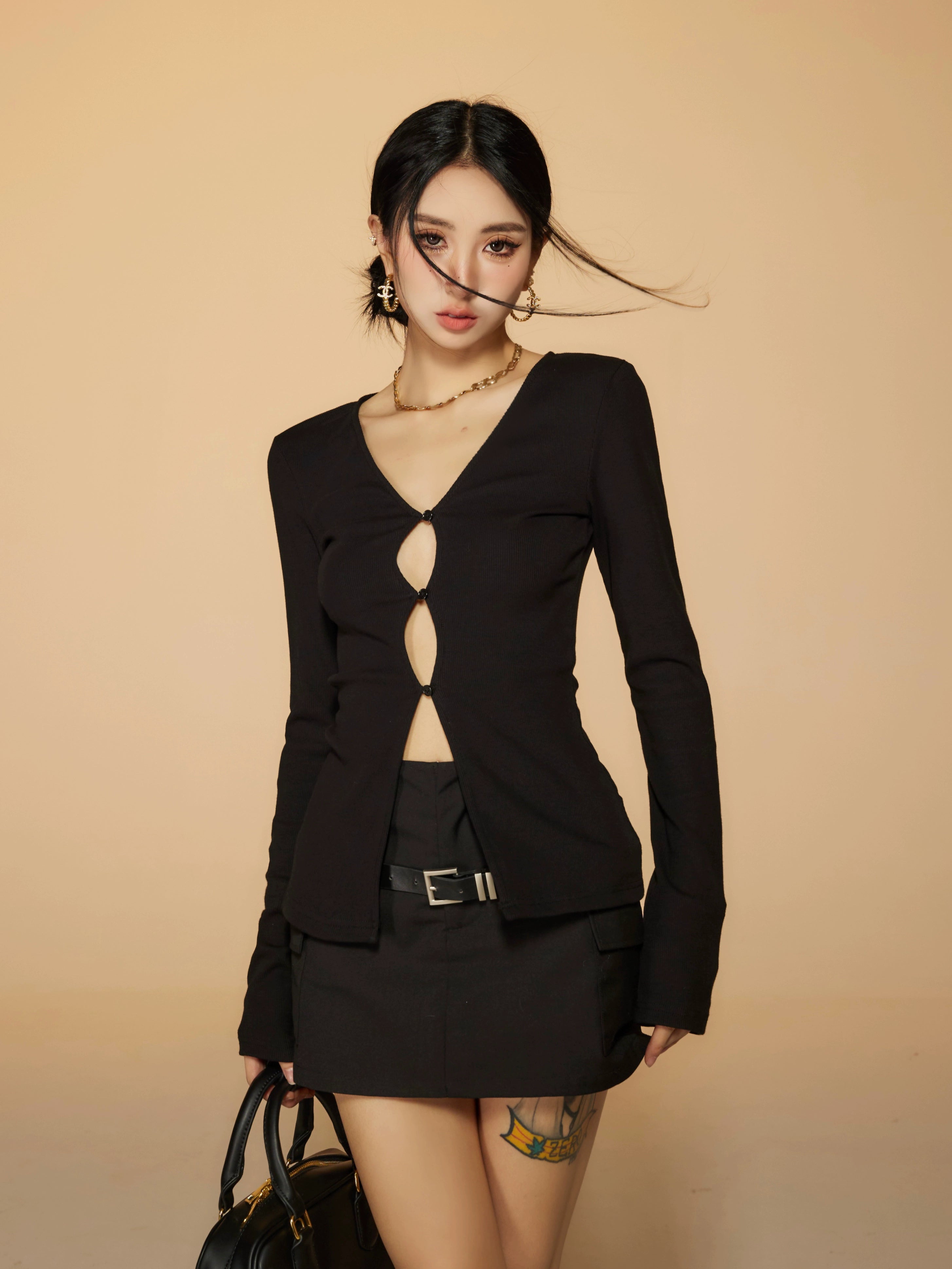 野生zerocircle 灰黑红色镂空针织衫女春辣妹小众修身v领长袖上衣