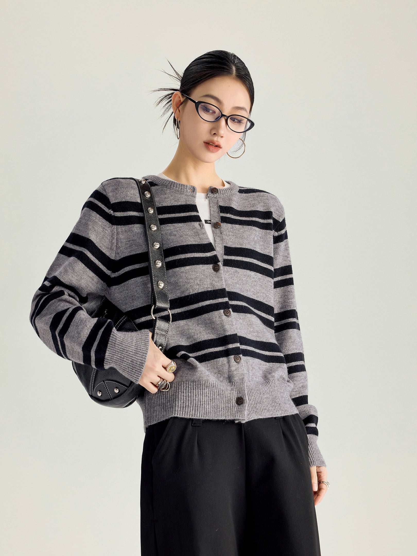 ICH MODE 美式复古慵懒条纹针织开衫女秋冬短款长袖修身毛衣外套