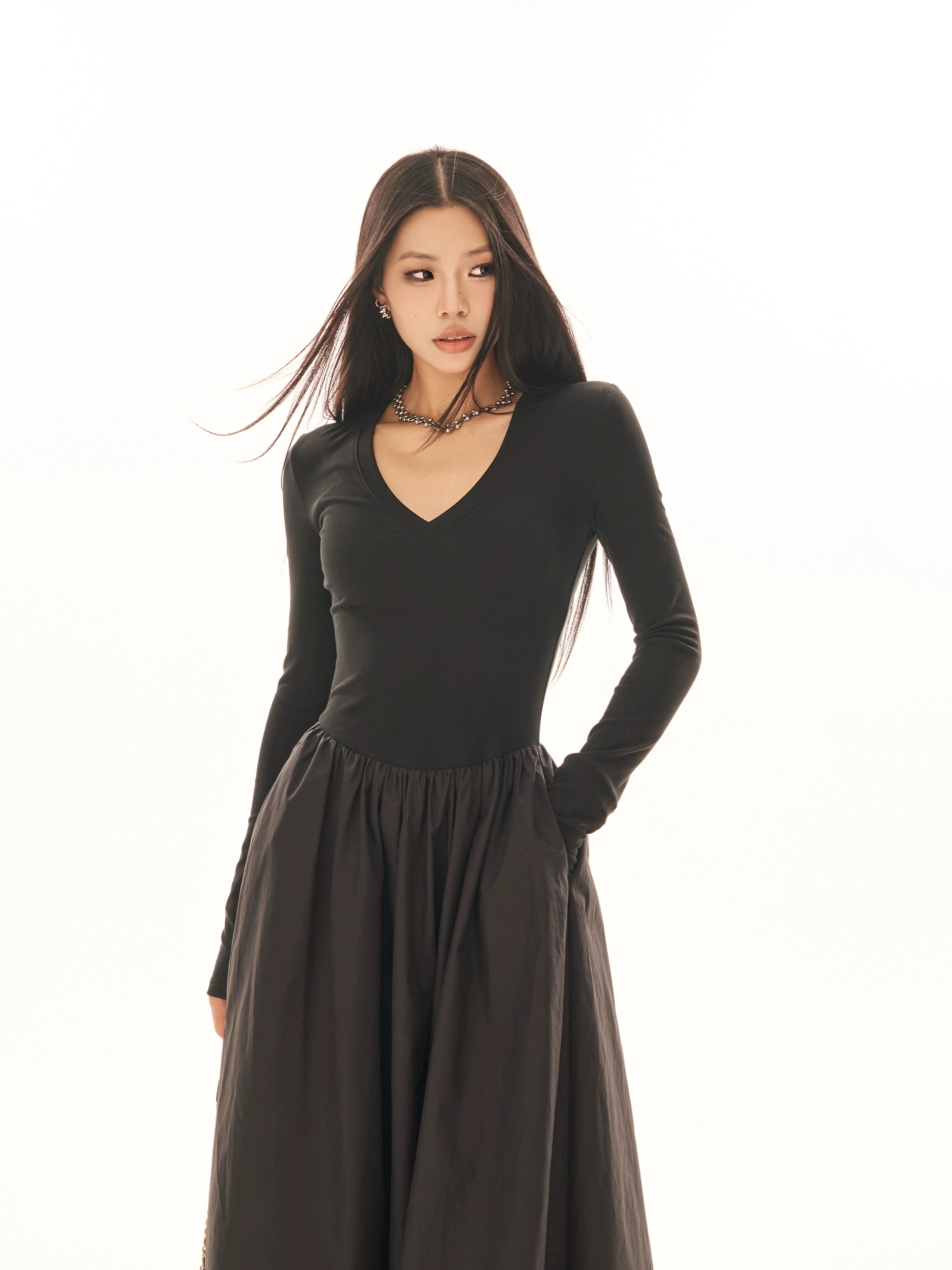 野生zerocircle黑白色v领长袖连衣裙女春夏辣妹修身显瘦a字长裙子