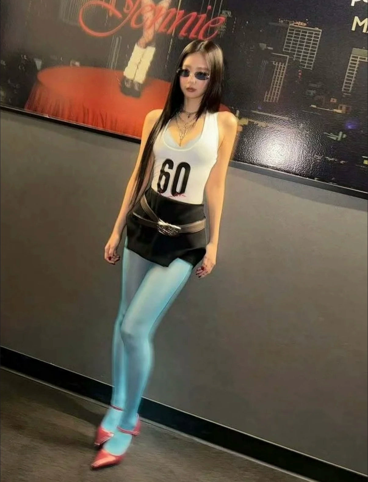 (晚安安)现货 JENNIE同款MOWALOLA x MISS SIXTY印花挂脖背心