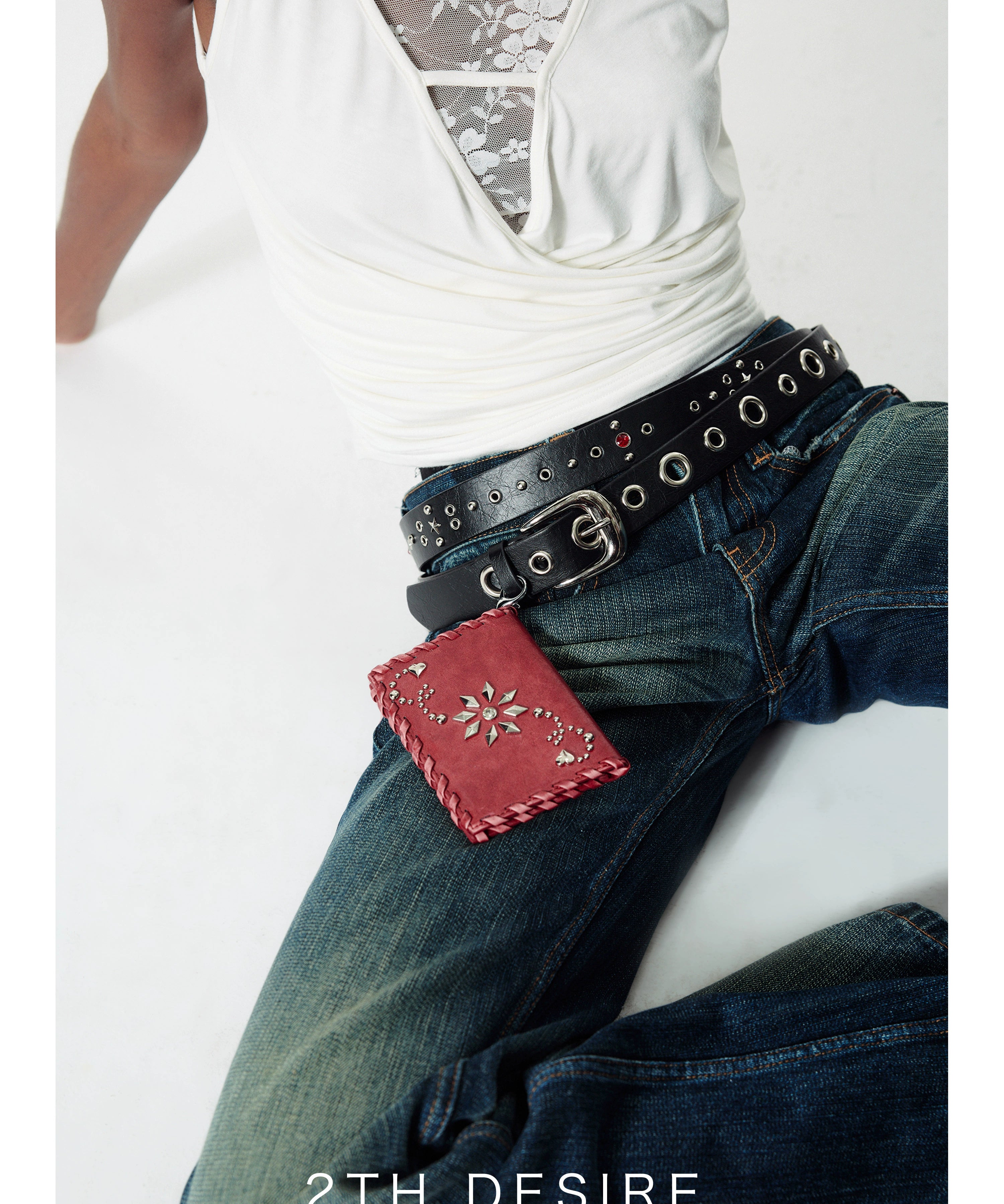 2th Desire复古朋克爱心花朵环绕式铆钉编织拉链卡包两折卡夹钱包