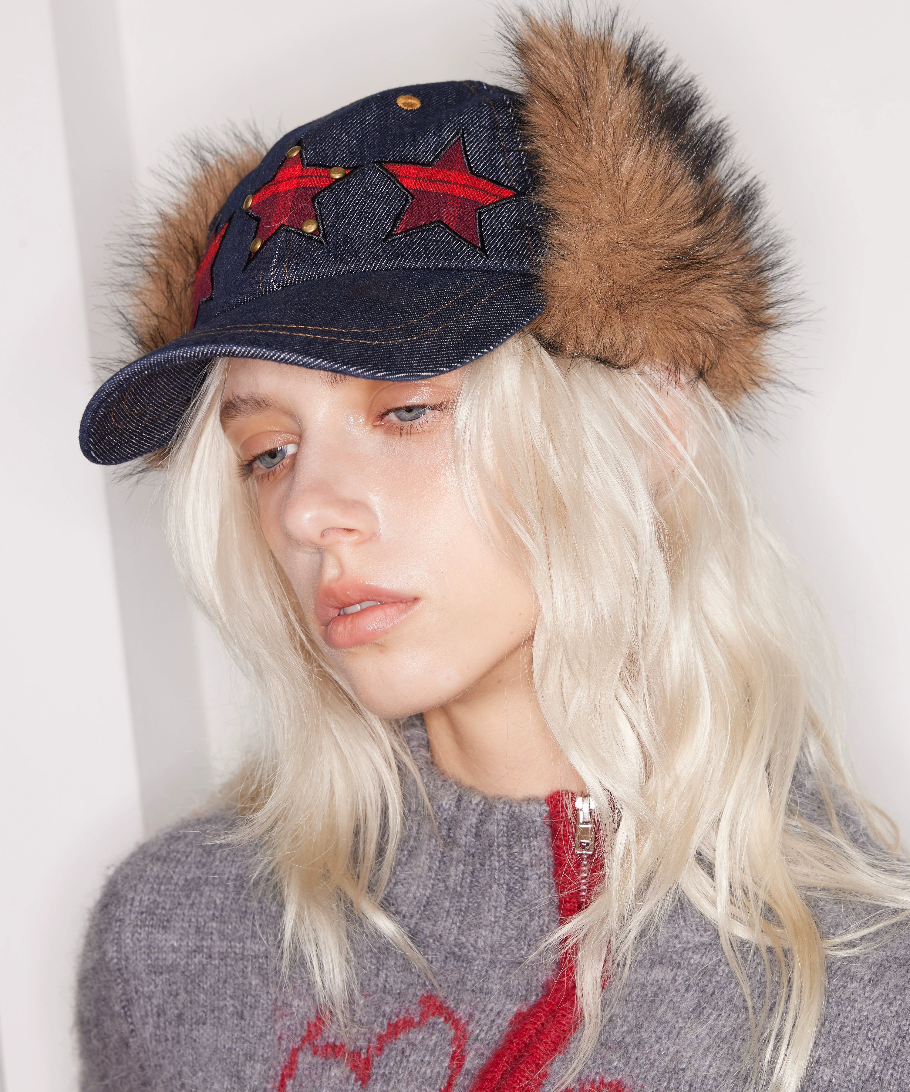 2th Desire可拆卸毛毛五角星爱心贴布绣鸭舌帽铆钉字母弯檐棒球帽