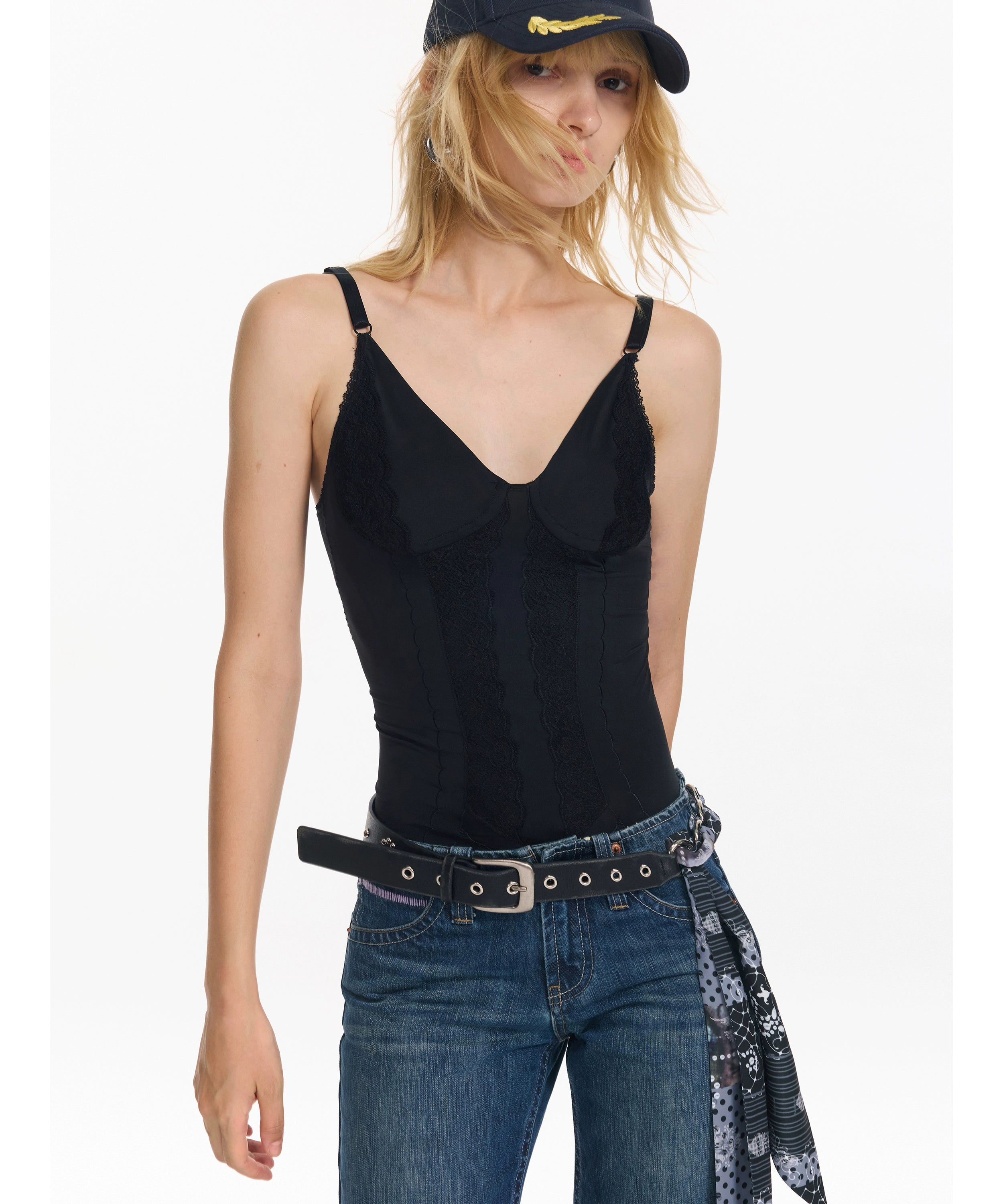 2th Desire蕾丝刺绣修身显瘦打底内搭薄款简约设计辣妹吊带上衣女