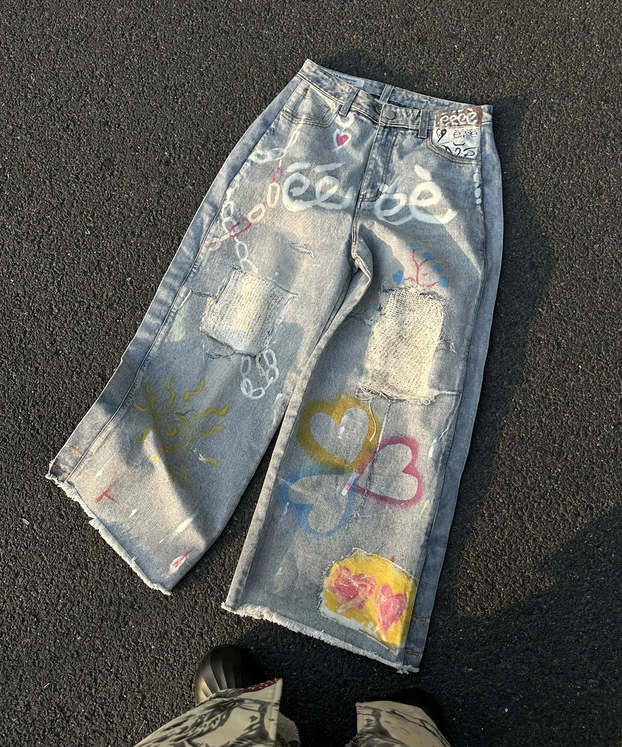 “粉刷匠”| eeee手绘爱心涂鸦重工设计牛仔裤3D破洞印花阔腿裤