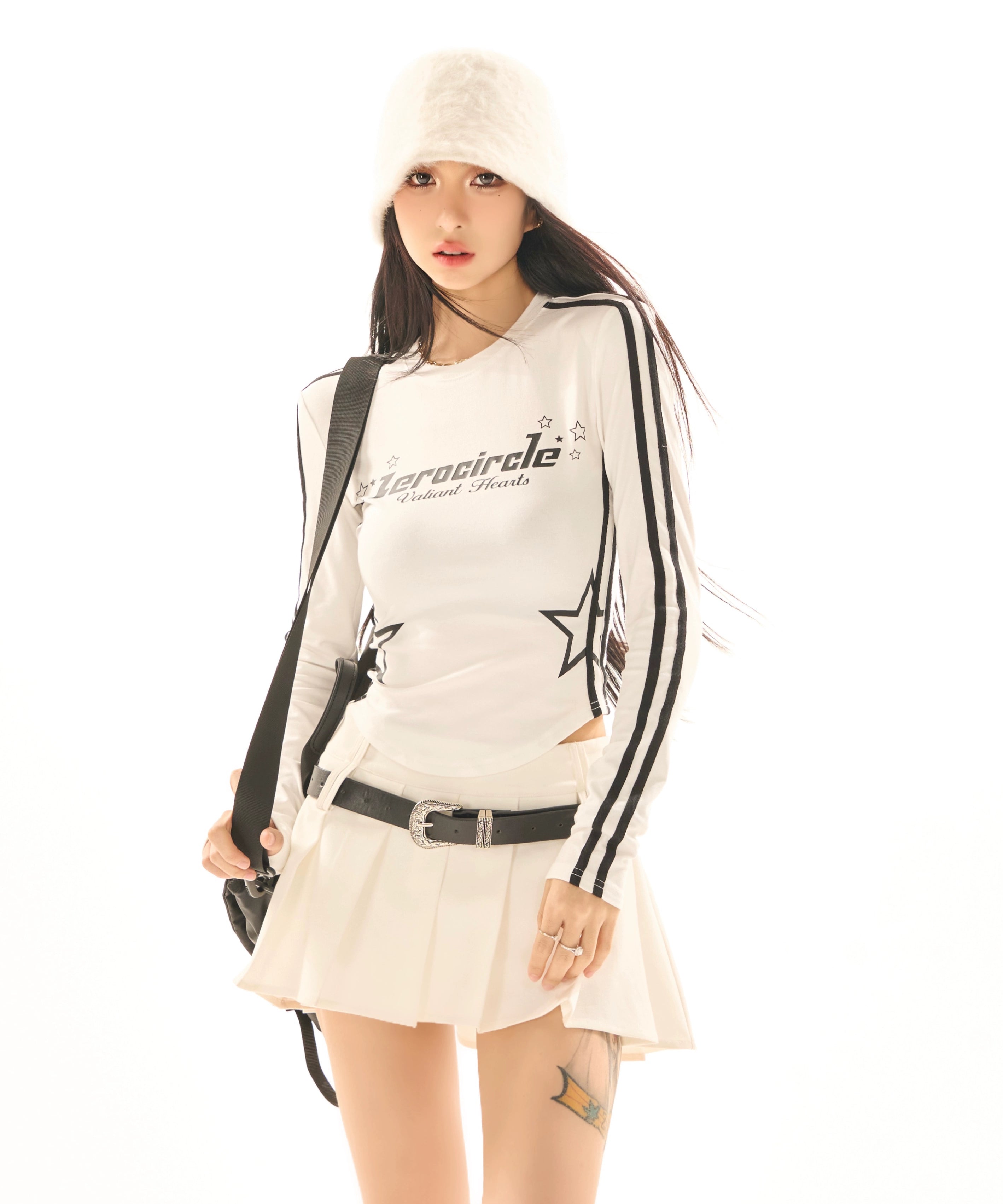 野生zerocircle白红色正肩长袖t恤女春夏辣妹修身印花u型下摆上衣