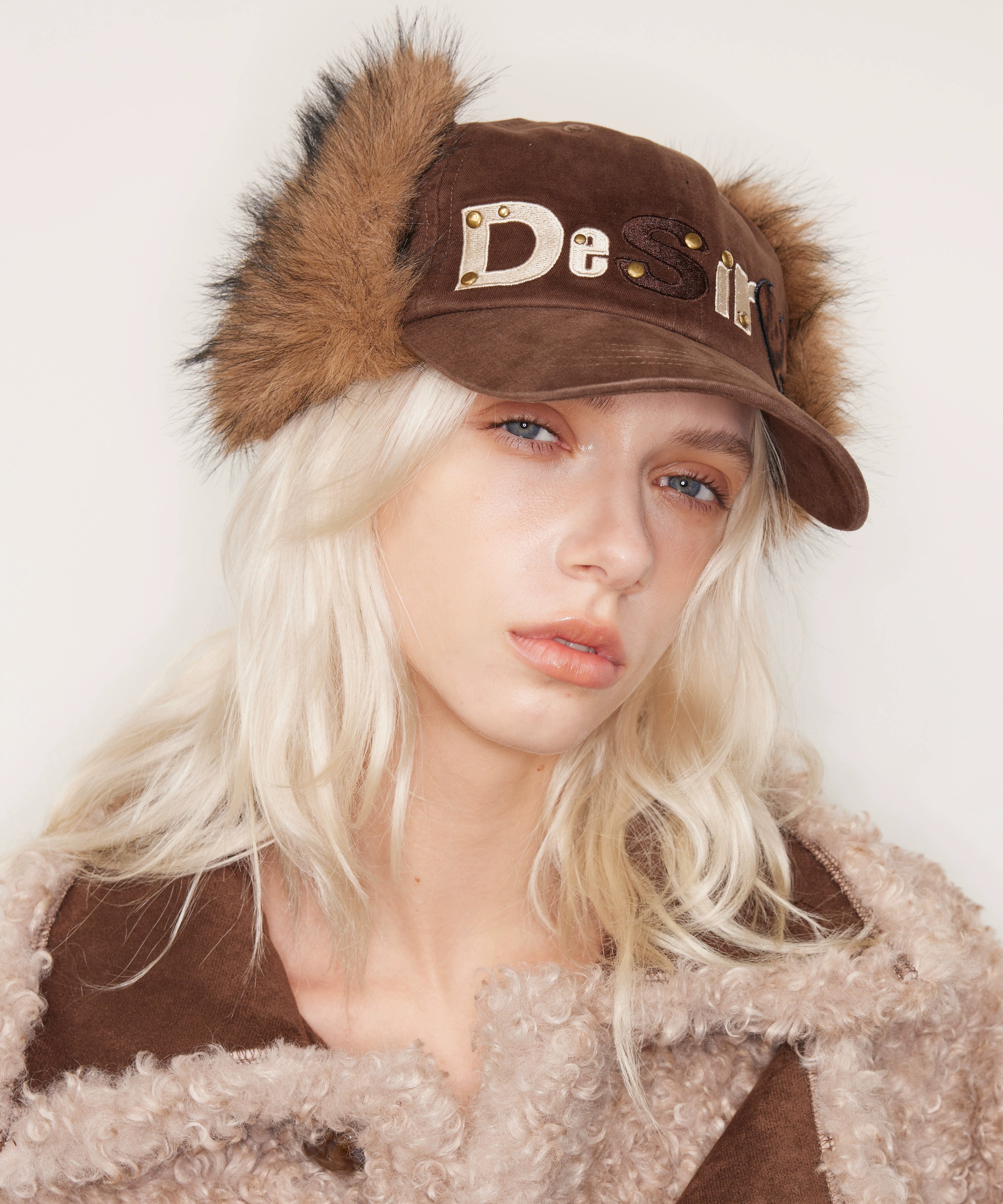 2th Desire可拆卸毛毛五角星爱心贴布绣鸭舌帽铆钉字母弯檐棒球帽