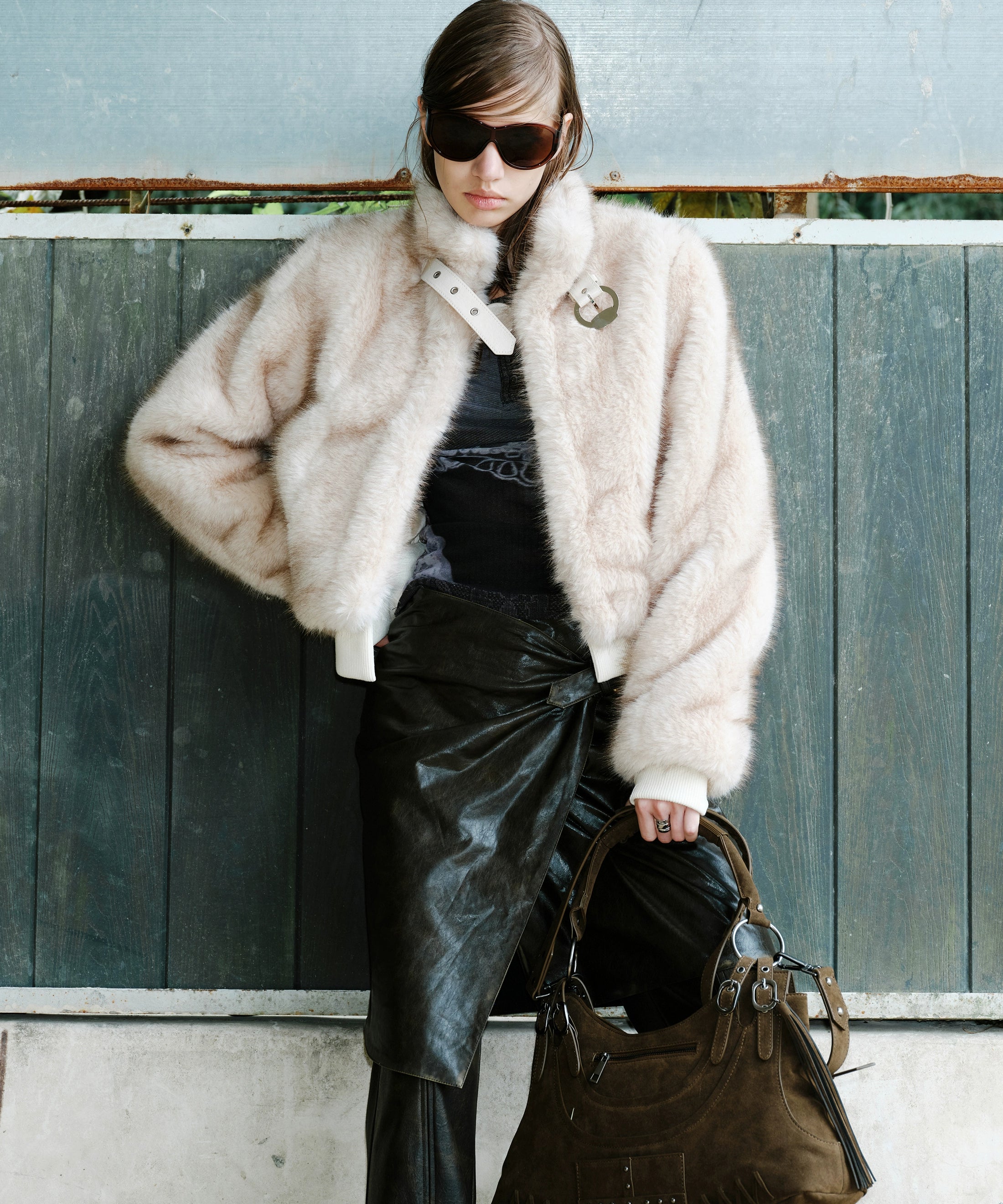 2th Desire时髦复古金属皮扣立领环保皮草女冬季新款保暖毛毛外套