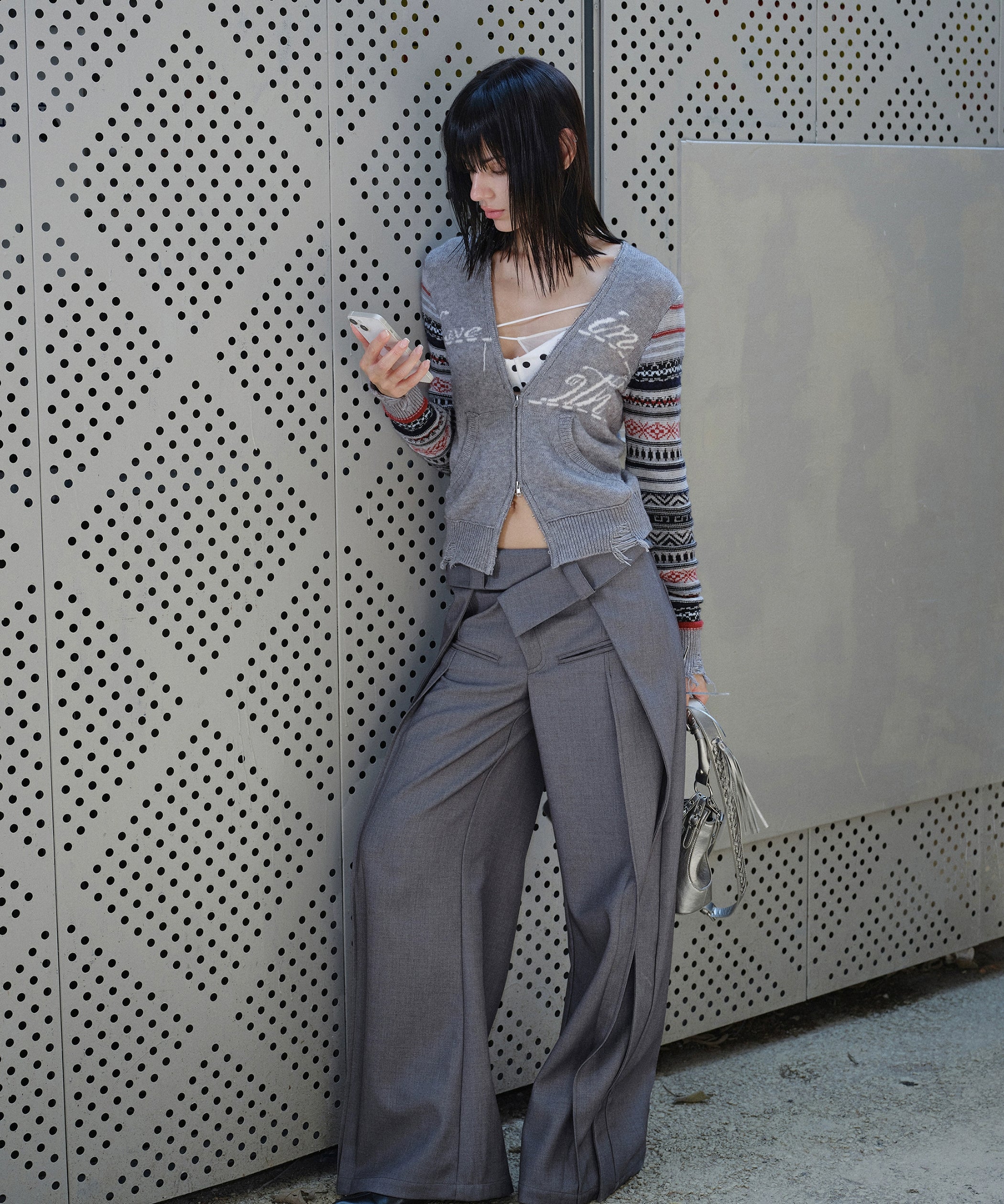 2th Desire费尔岛复古条纹提花字母v领修身针织开衫双头拉链外套