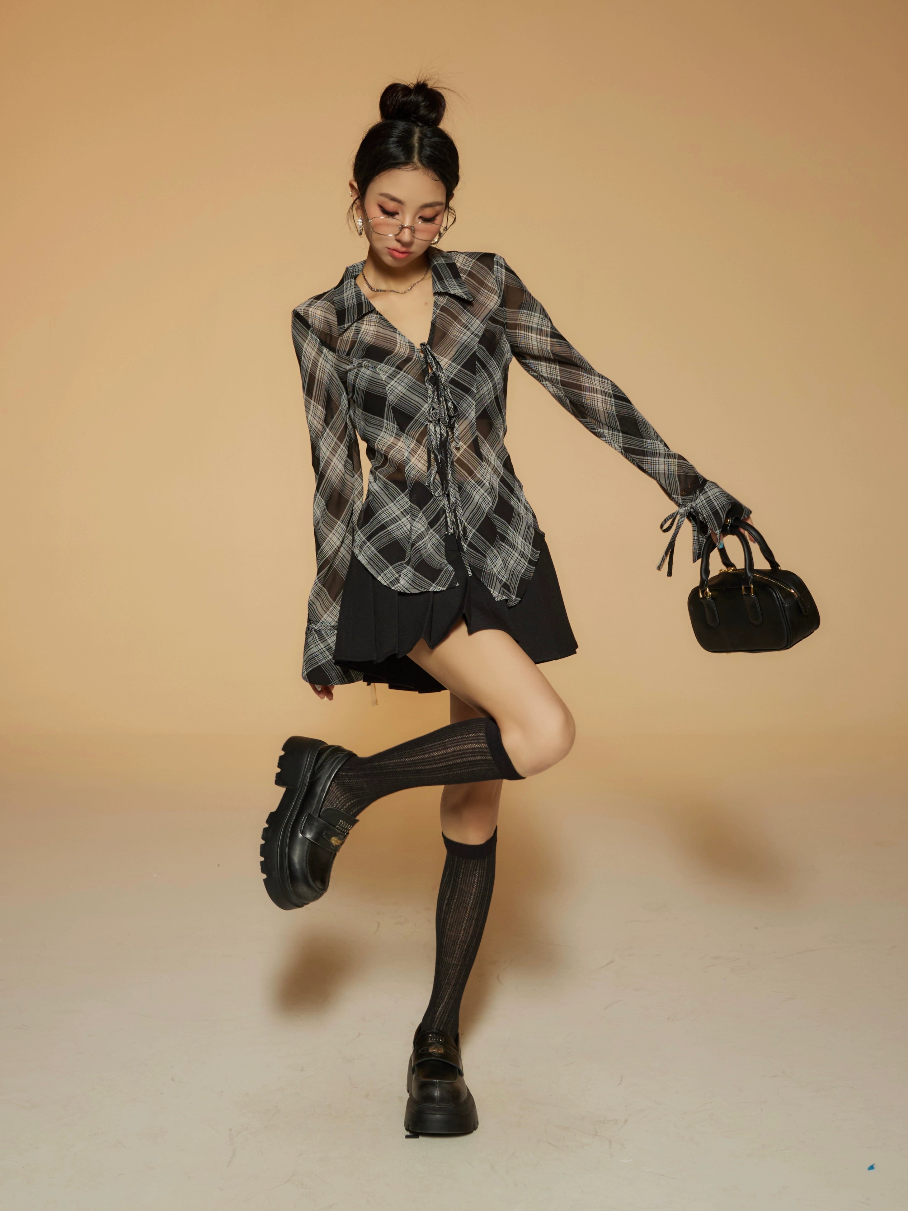 野生zerocircle 格子v领长袖衬衫女春修身显瘦绑带喇叭袖薄款上衣