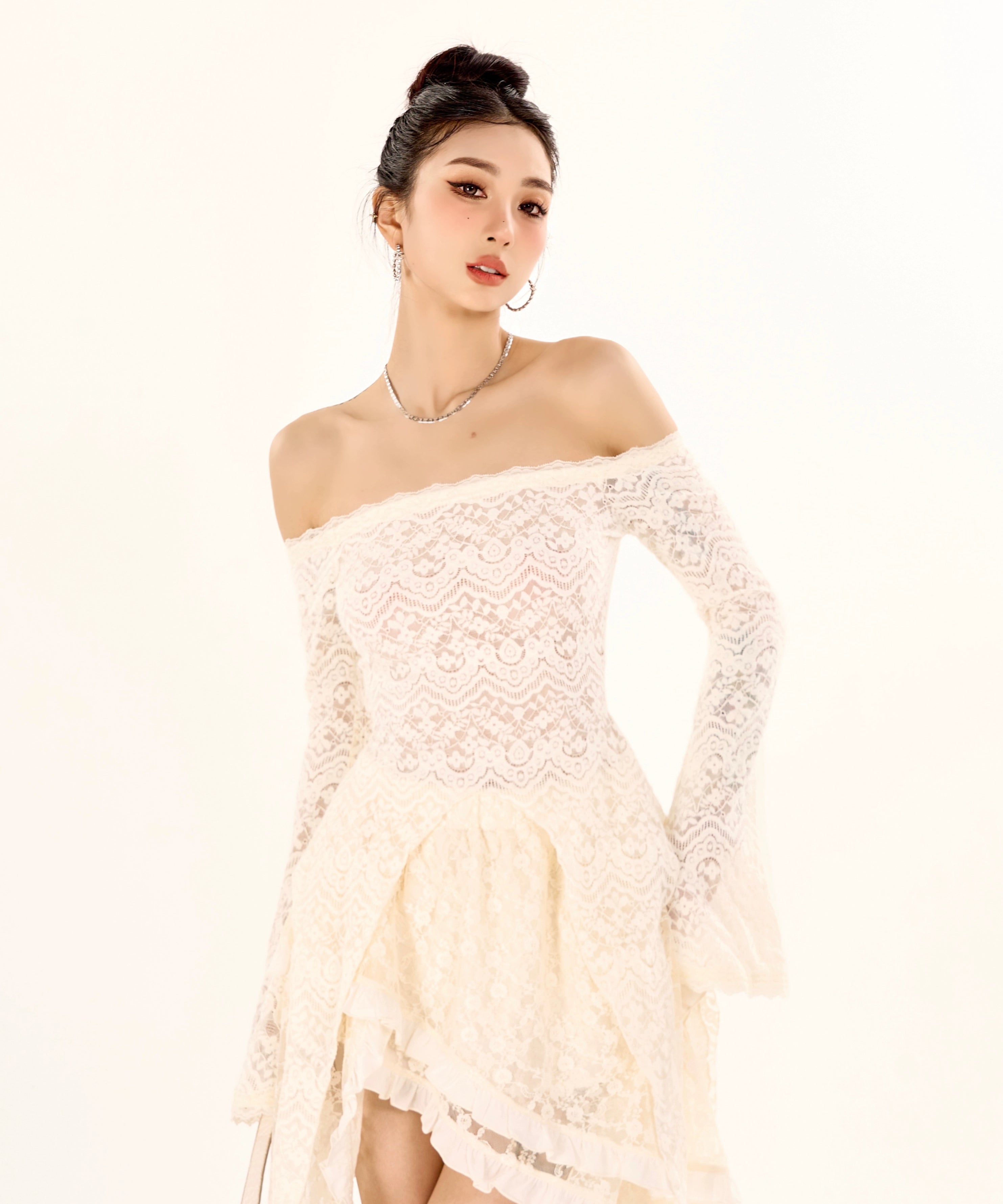 野生zerocircle黑色中长款修身蕾丝衫女春季辣妹喇叭袖一字肩上衣