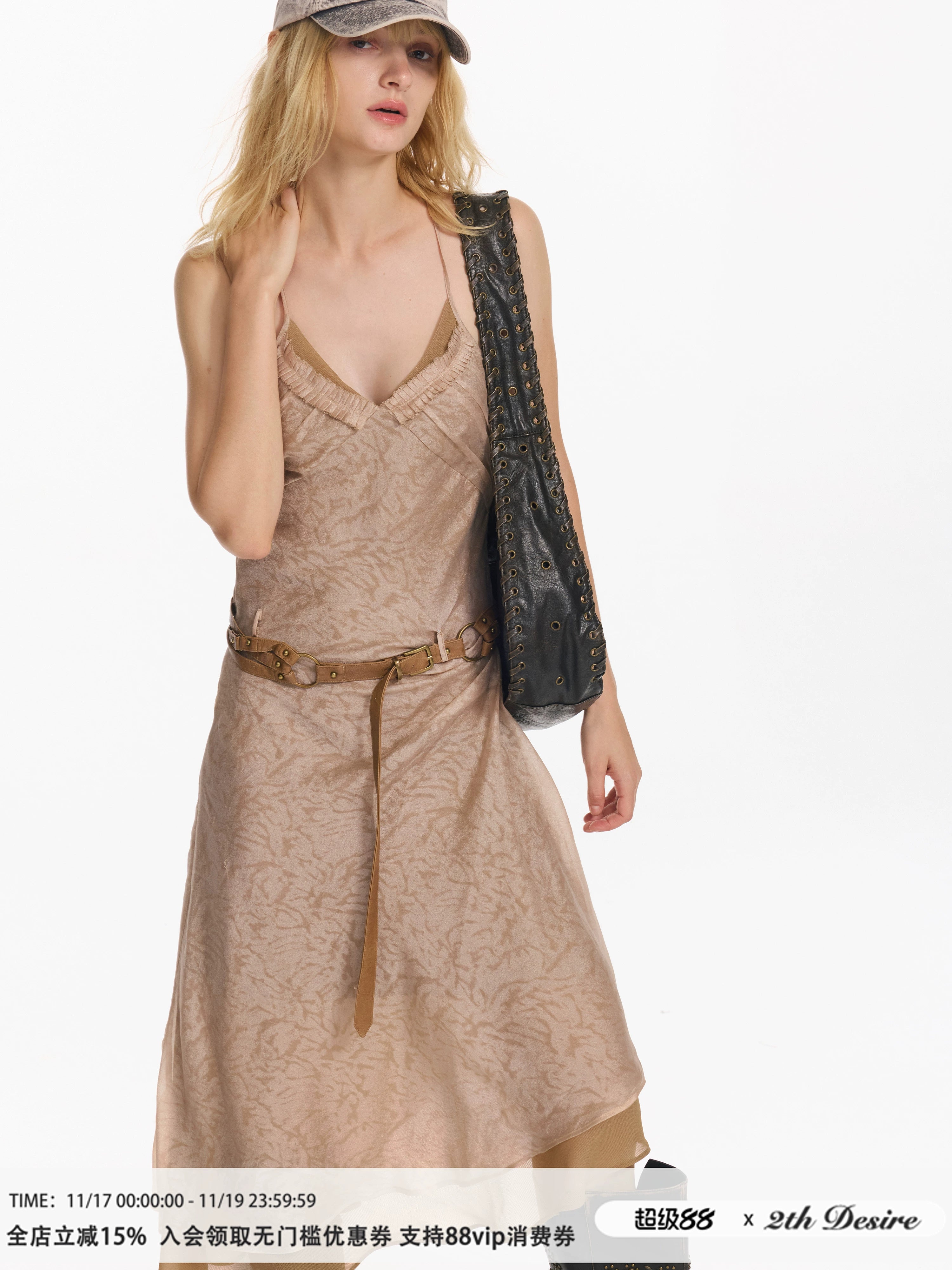 2th Desire原创复古印花双层不规则下摆挂脖吊带收腰长款连衣裙