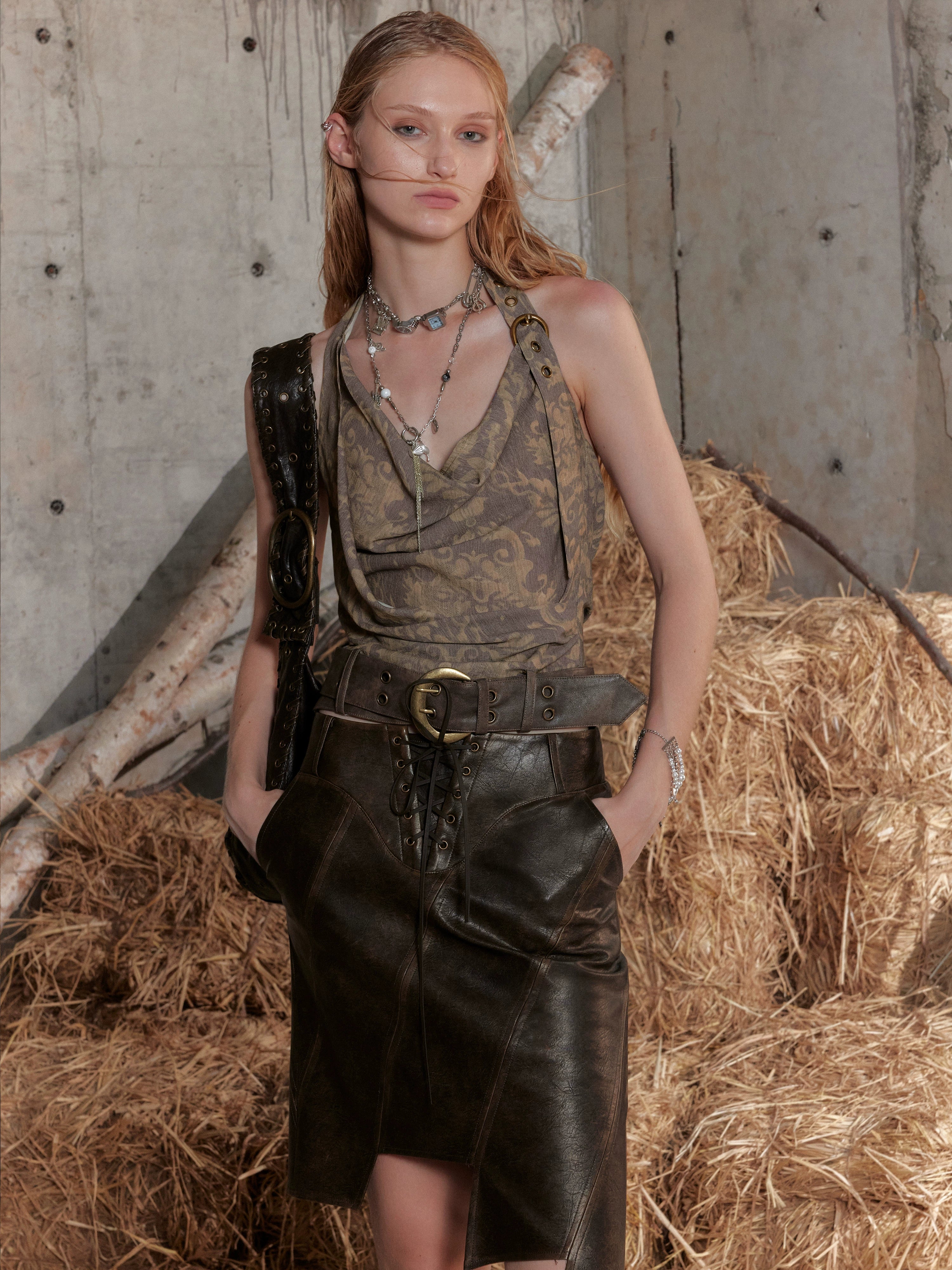 2th Desire荡领解构拼接挂脖露背背心吊带女显瘦高级感无袖上衣