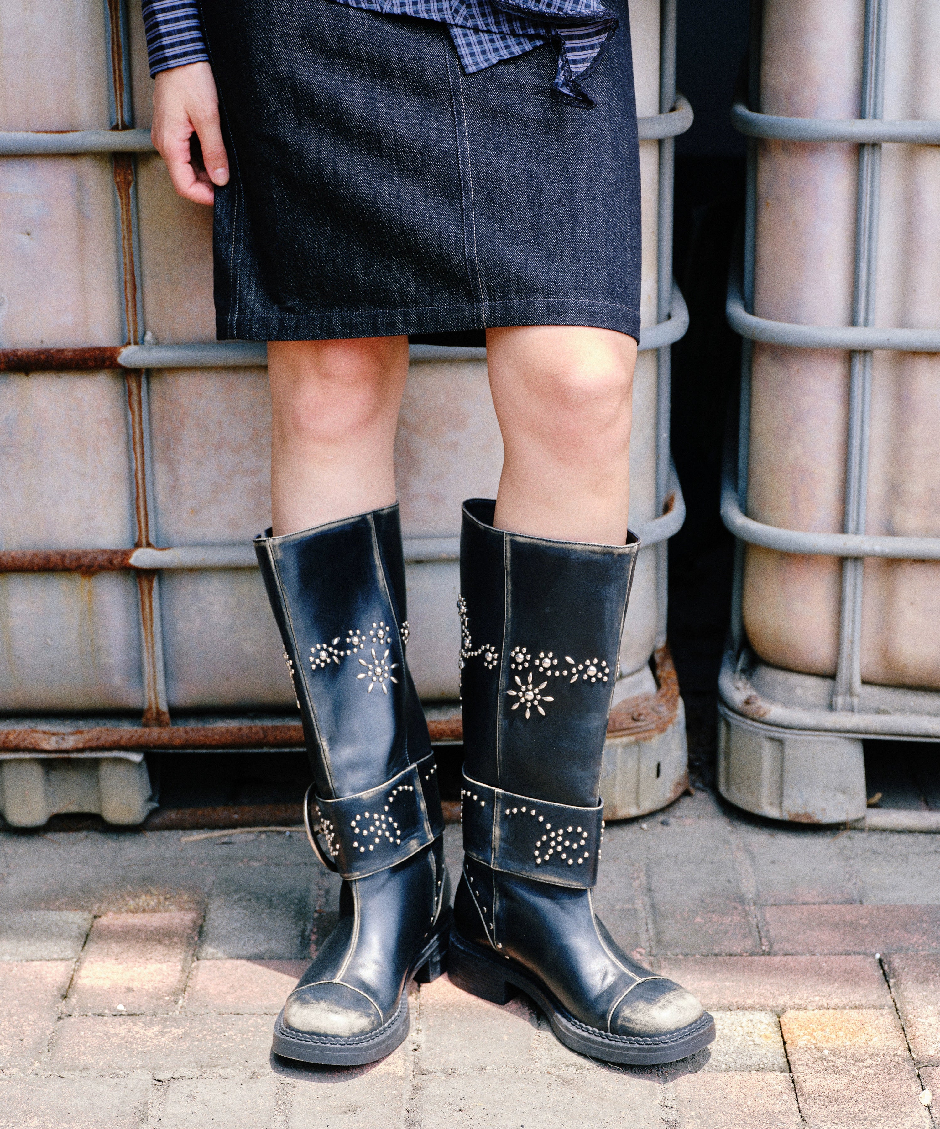 2th Desire原创手工铆钉排列缠绕花朵图案做旧重工擦色朋克长筒靴