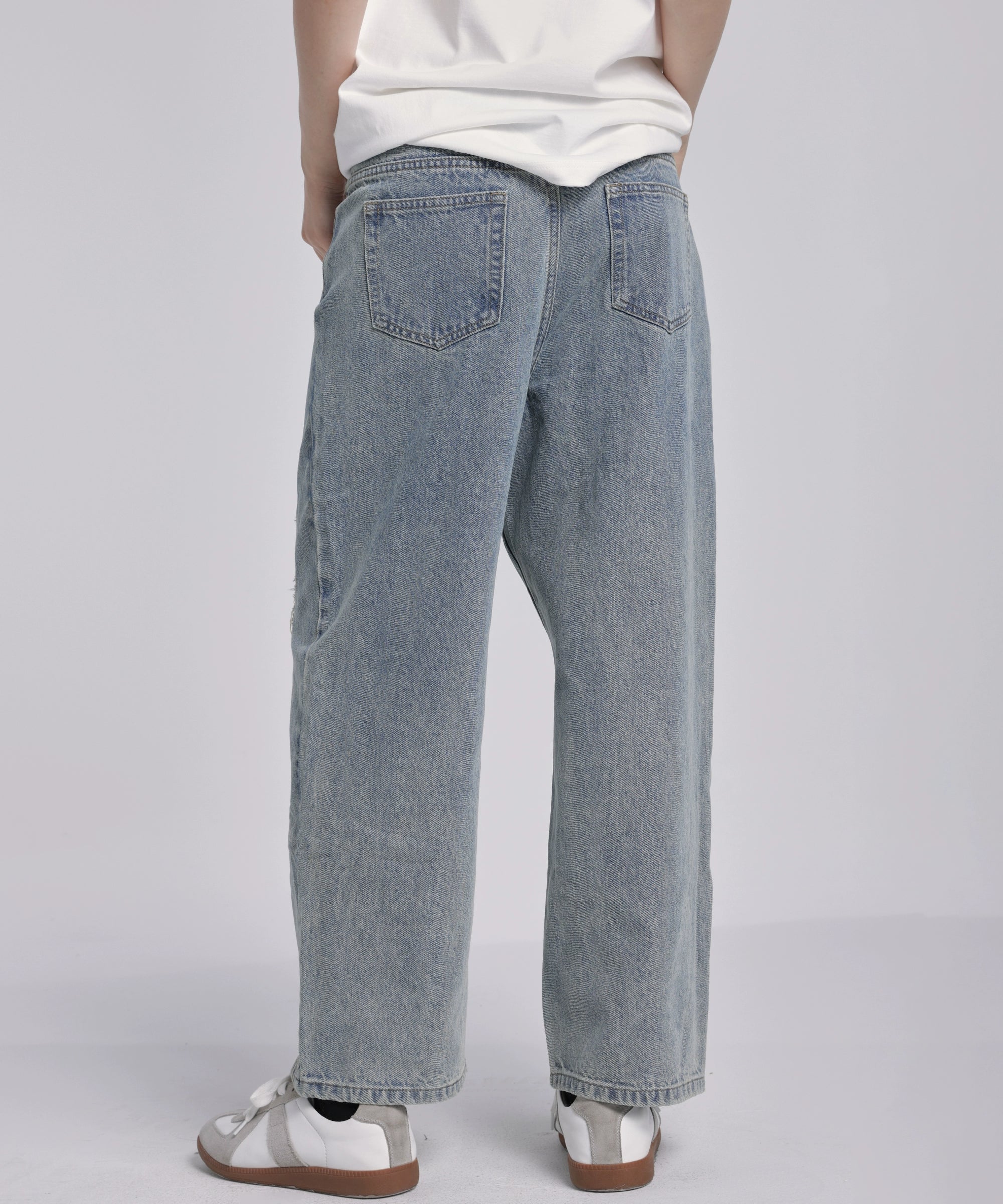 eeeeArtmonster24SS “破损之心” 爱心破洞设计水洗冰蓝色牛仔裤