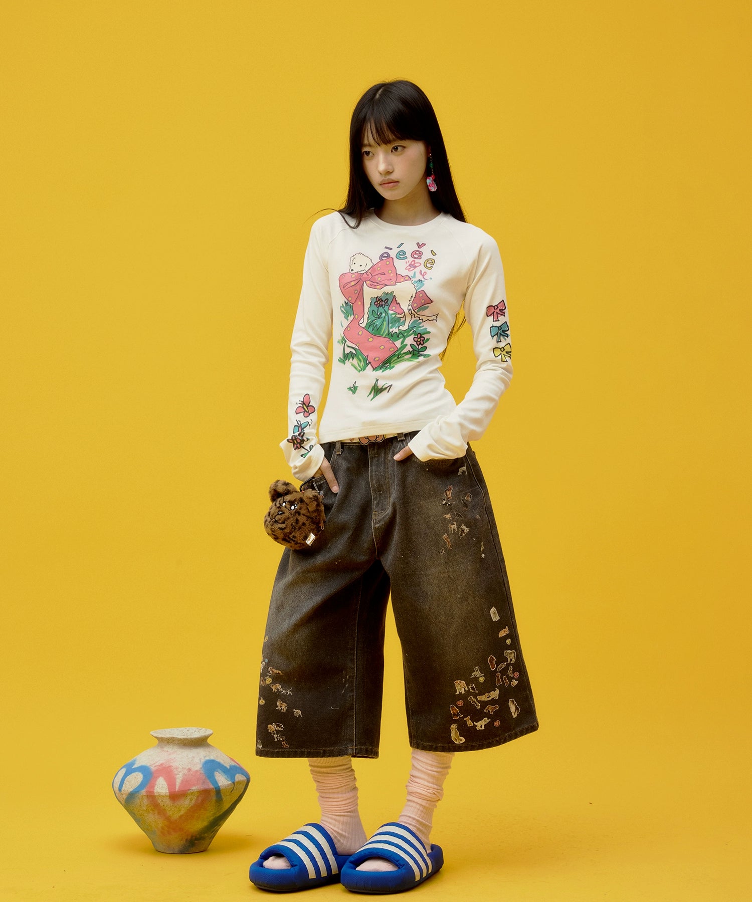 “美美小狗”| eeee手绘涂鸦修身打底衫少女感蝴蝶花丛长袖T恤