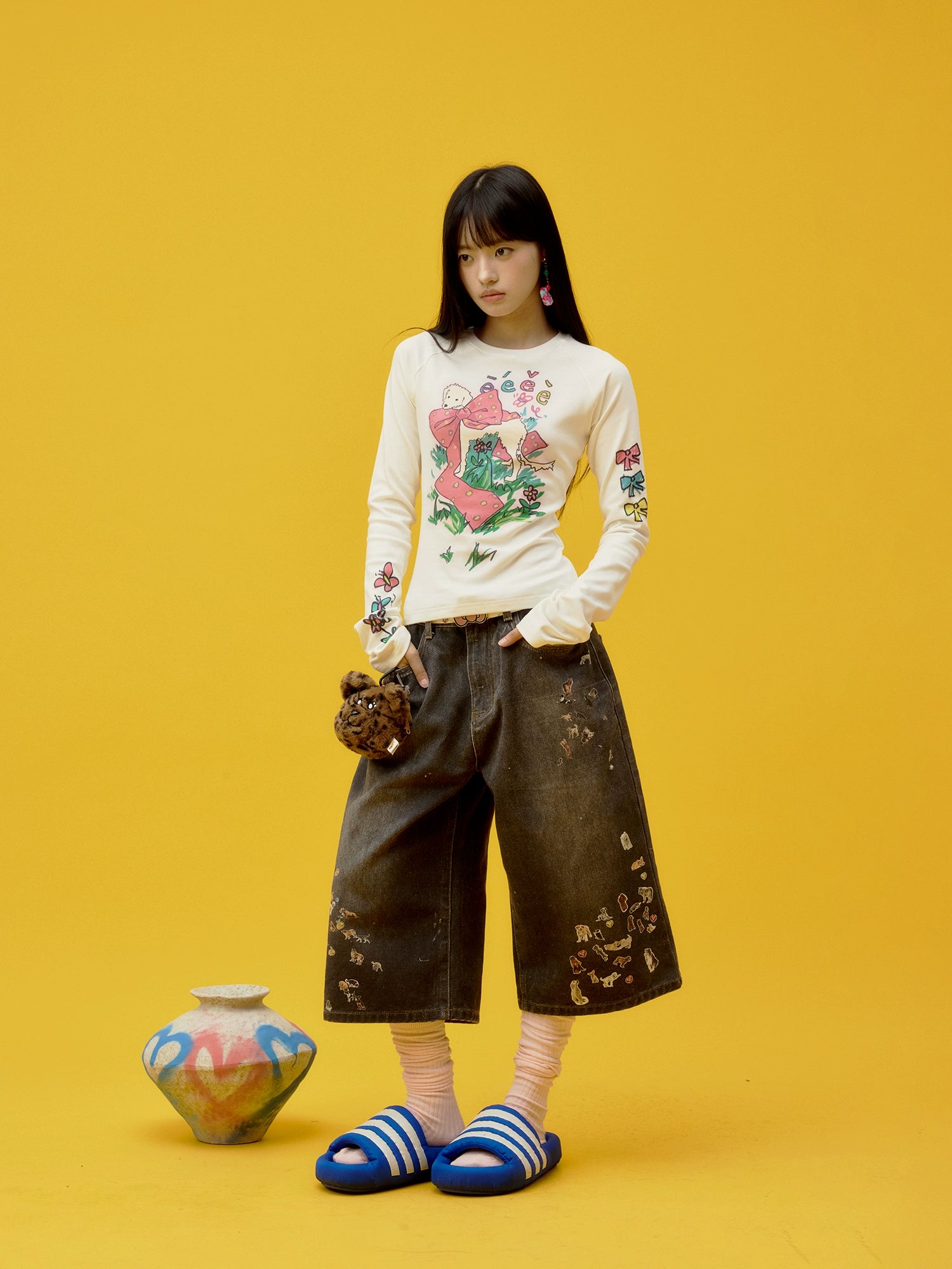 “美美小狗”| eeee手绘涂鸦修身打底衫少女感蝴蝶花丛长袖T恤