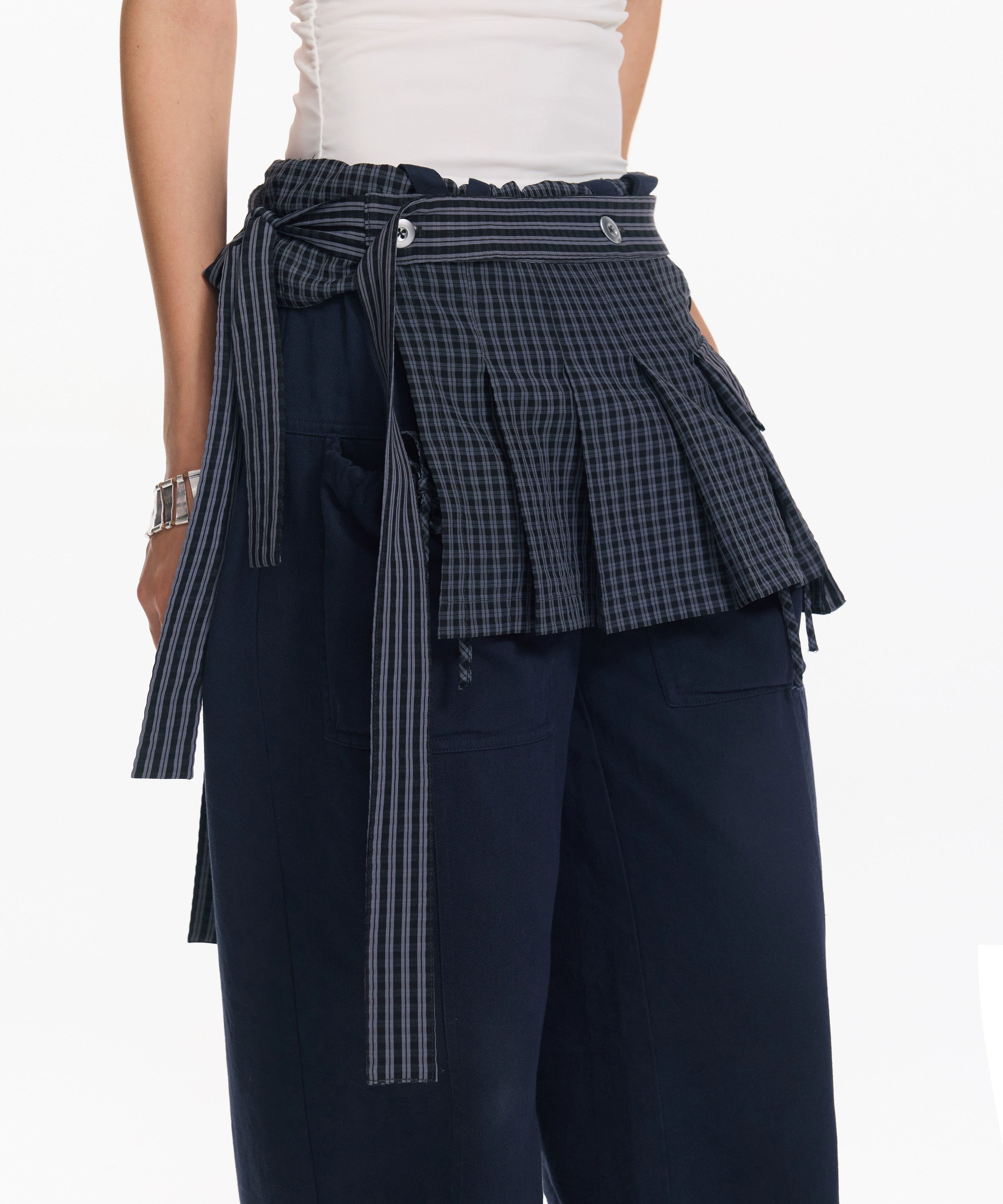 2th Desire 复古设计感小众一片式格纹叠穿绣花绑带屁帘小罩裙女