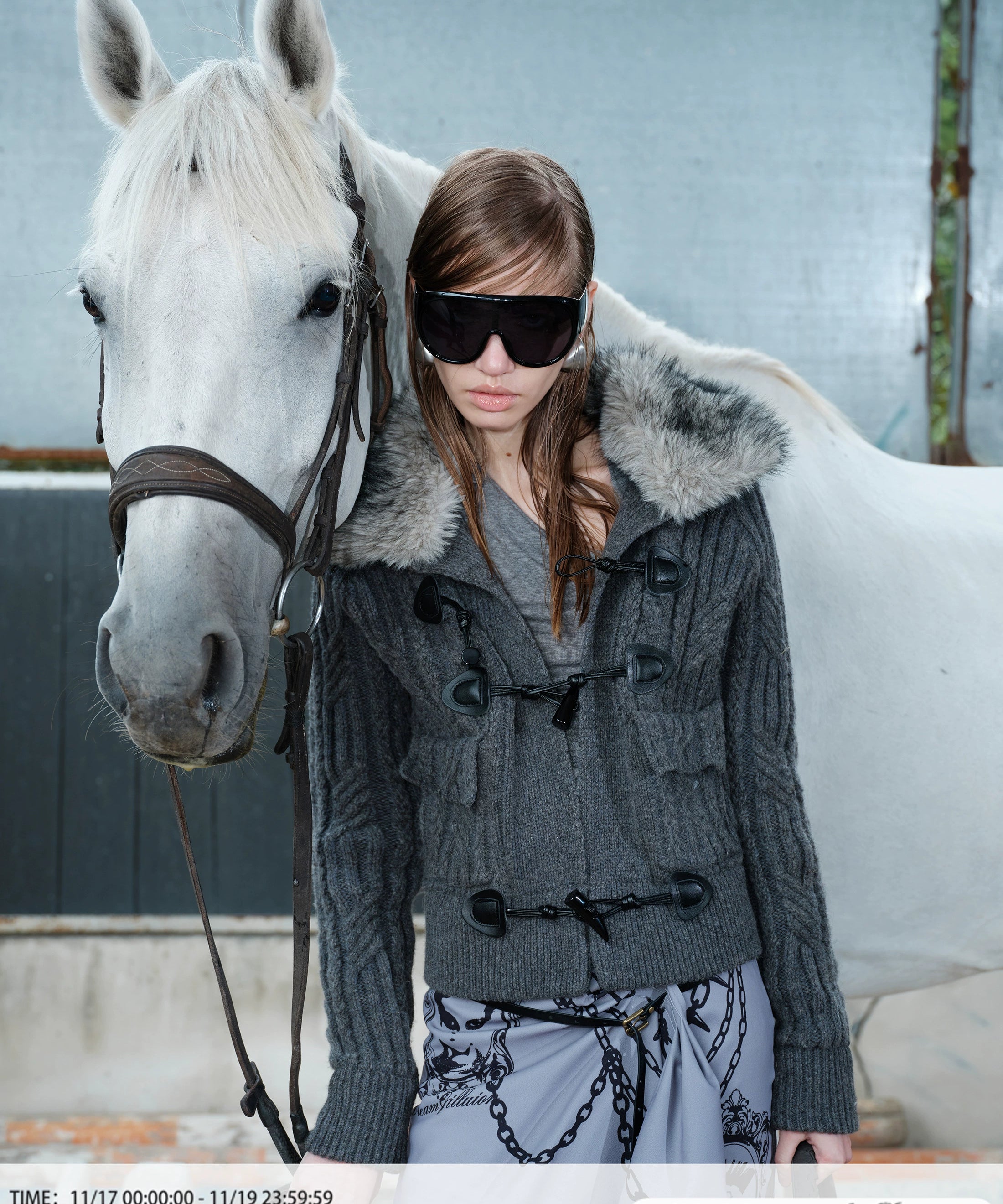 2th Desire100羊毛复古绞花毛衣针织开衫冬季翻领牛角扣毛毛外套