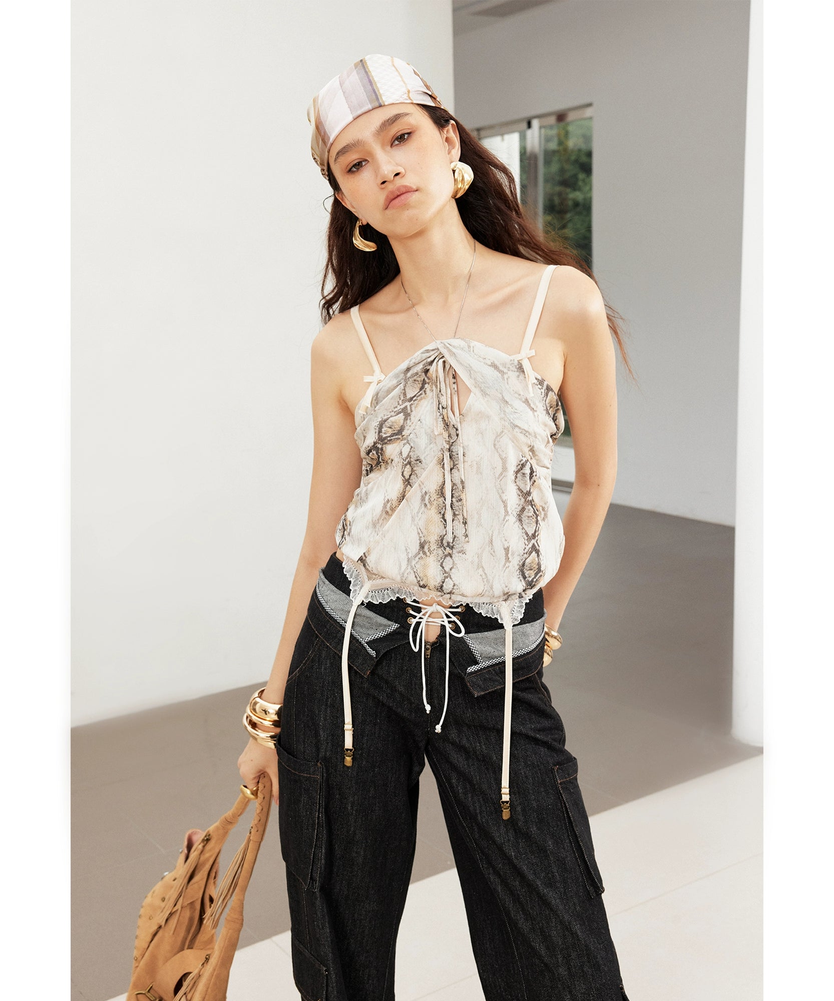 2th Desire复古蛇纹褶皱绑带花苞链条甜辣挂脖吊带露肩格纹上衣女