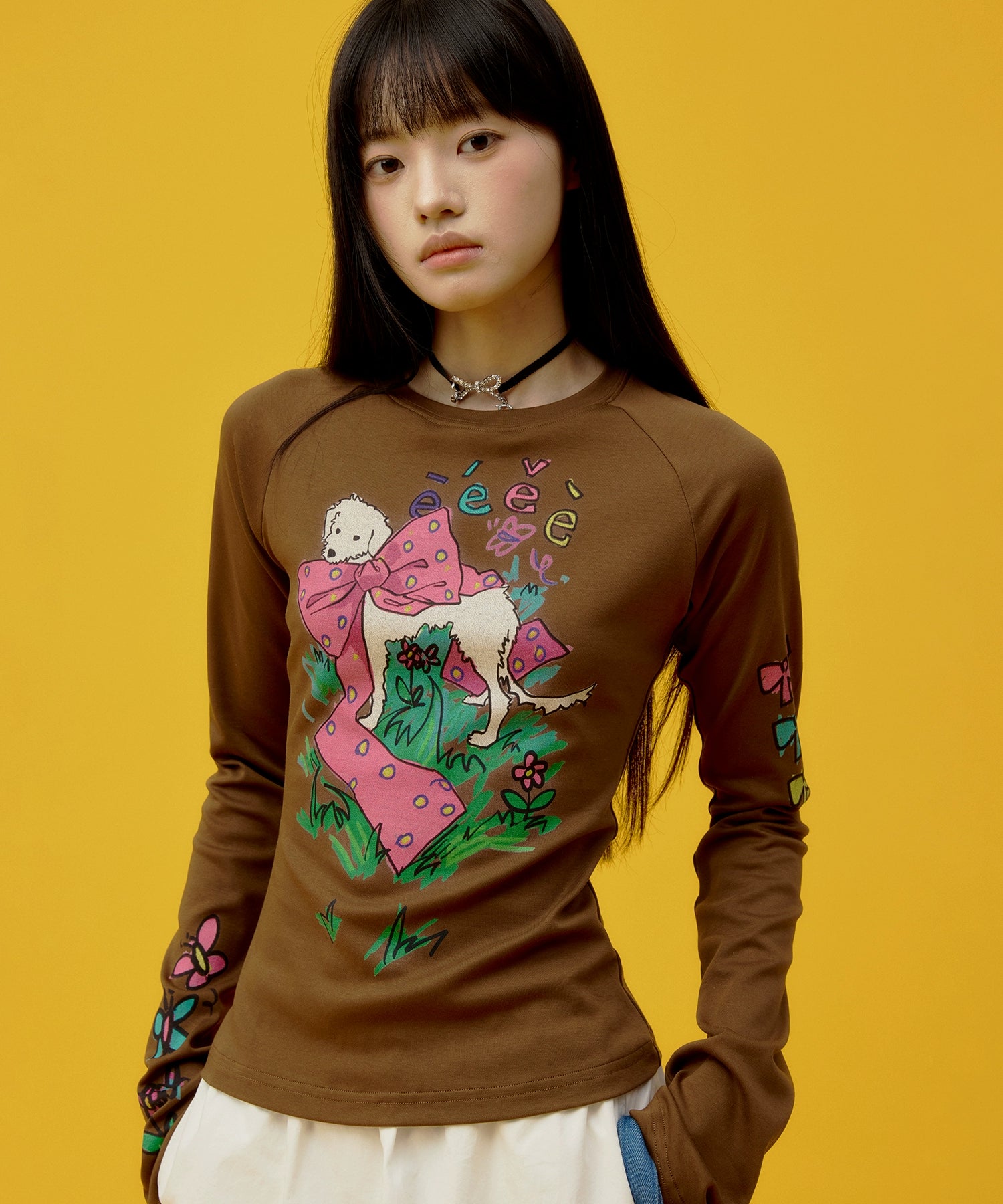 “美美小狗”| eeee手绘涂鸦修身打底衫少女感蝴蝶花丛长袖T恤