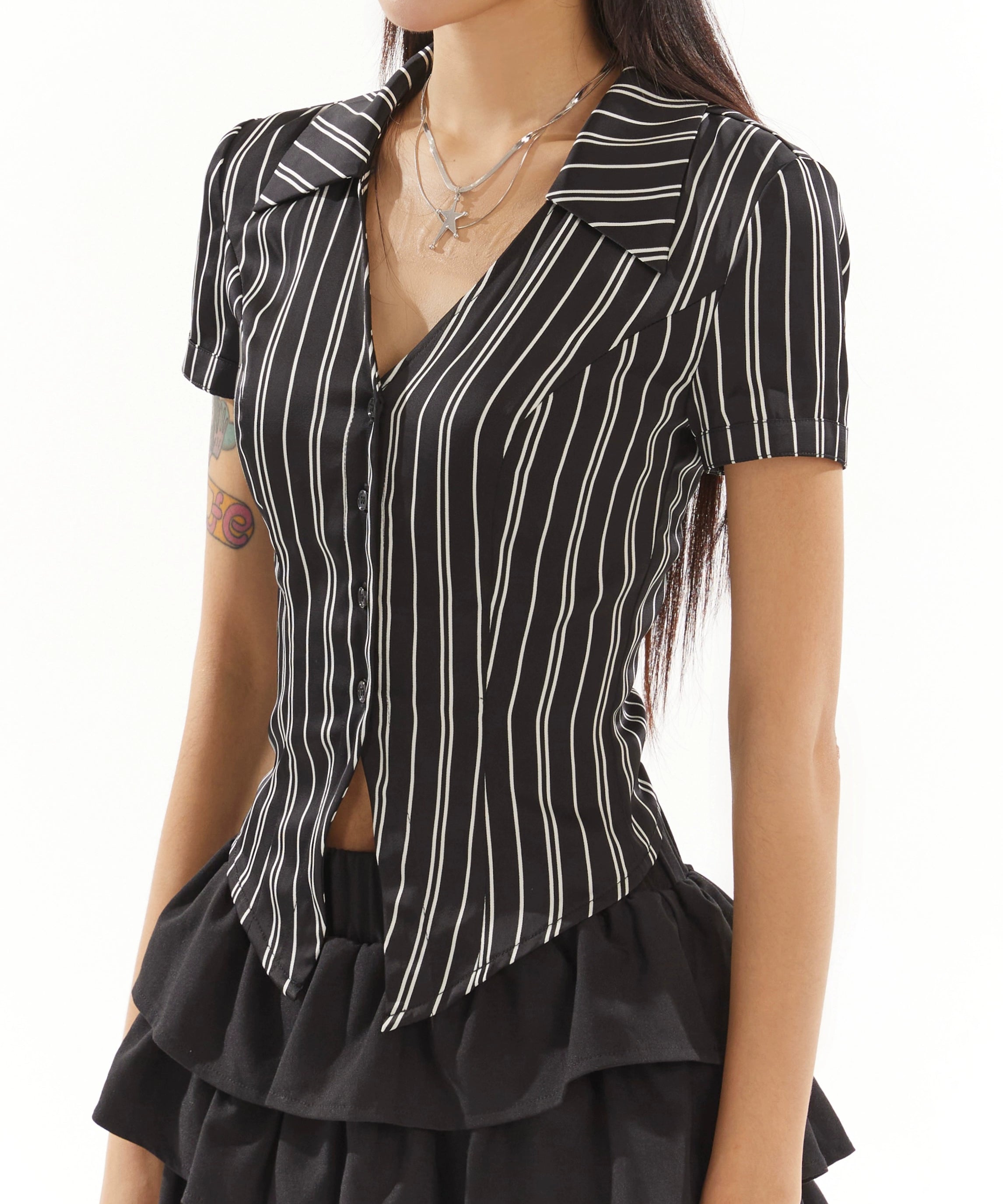 野生zero 条纹短袖衬衫女夏季小众设计感辣妹正肩显瘦修身v领上衣