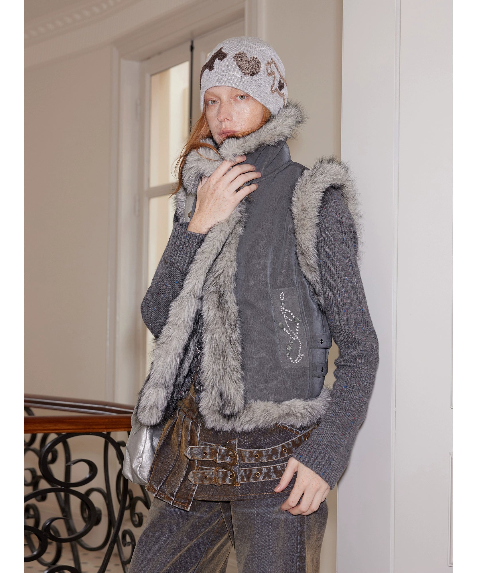 2th Desire韩国进口烫钻复古麂皮绒环保皮草马甲女显气质毛毛上衣