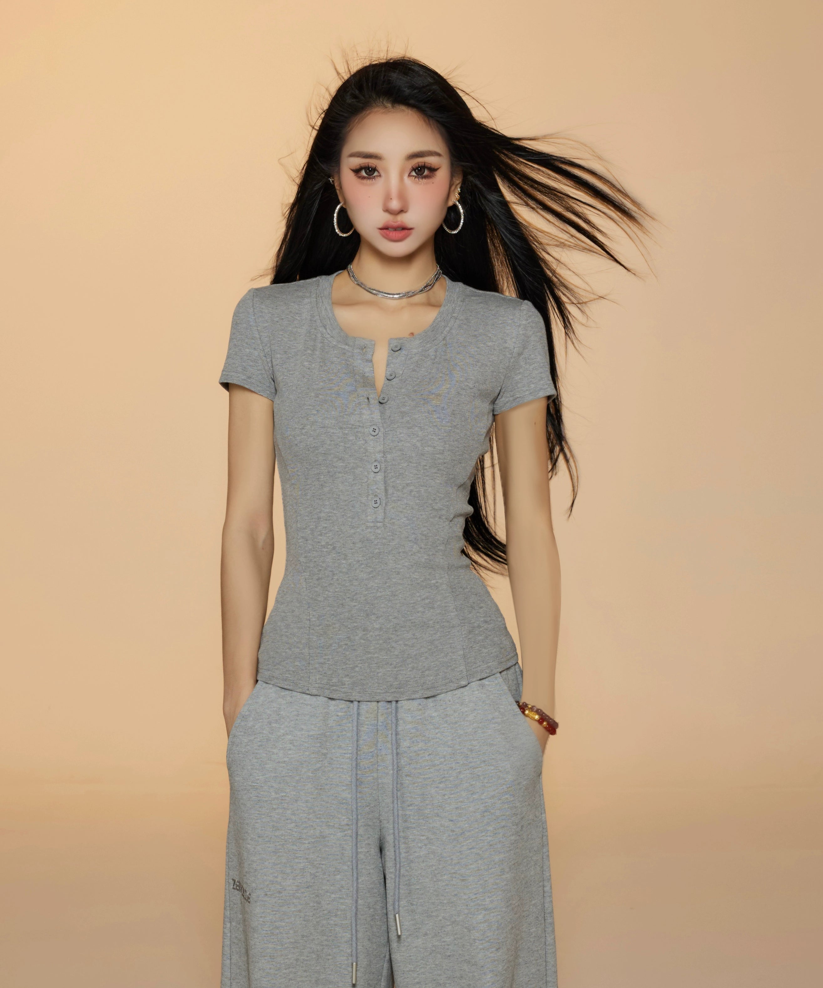 野生zero 白黑灰色正肩短袖t恤女夏季辣妹修身显瘦内搭半开领上衣