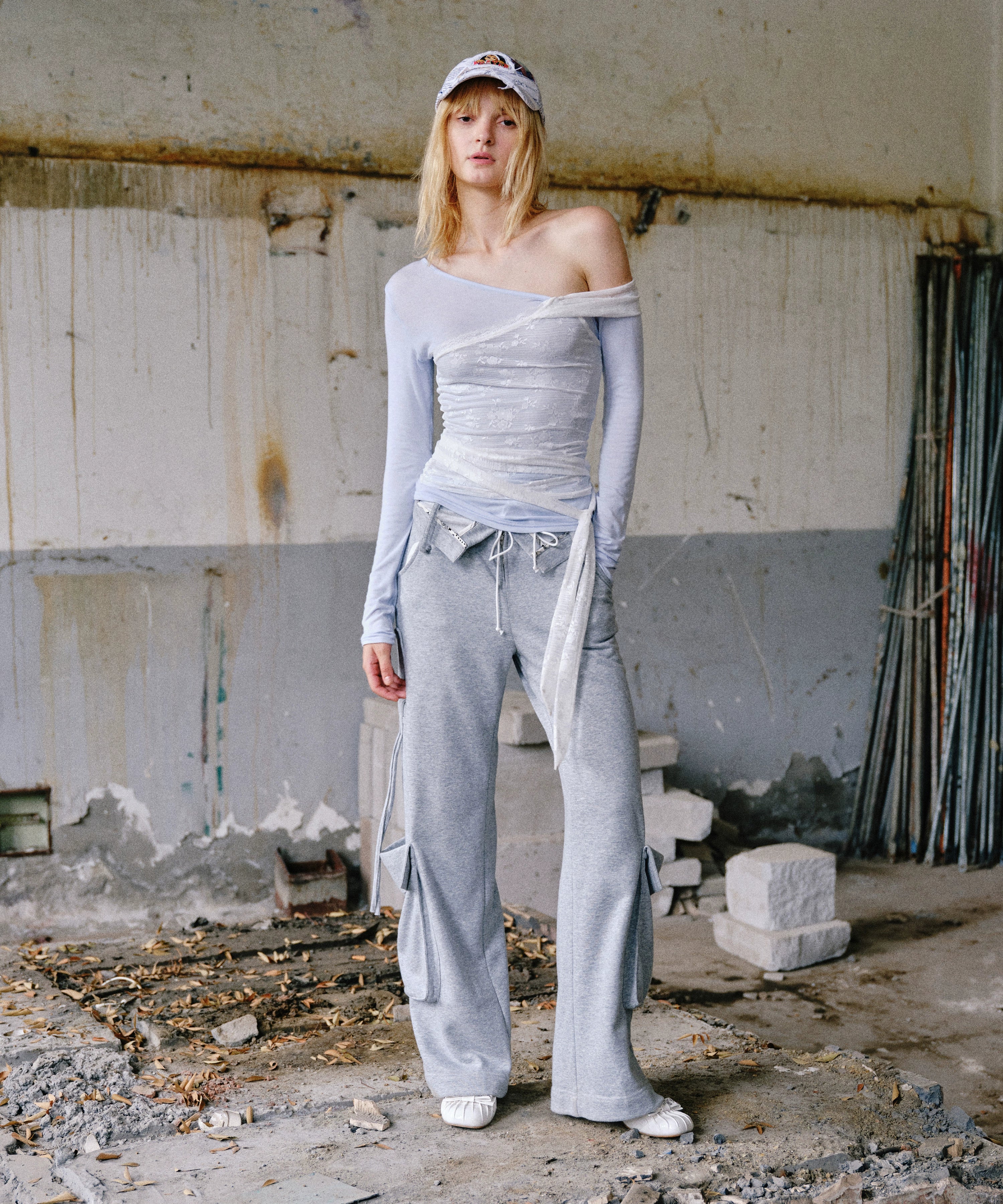 2th Desire 蕾丝拼接绑带设计感修身显瘦百搭斜肩长袖T恤上衣女