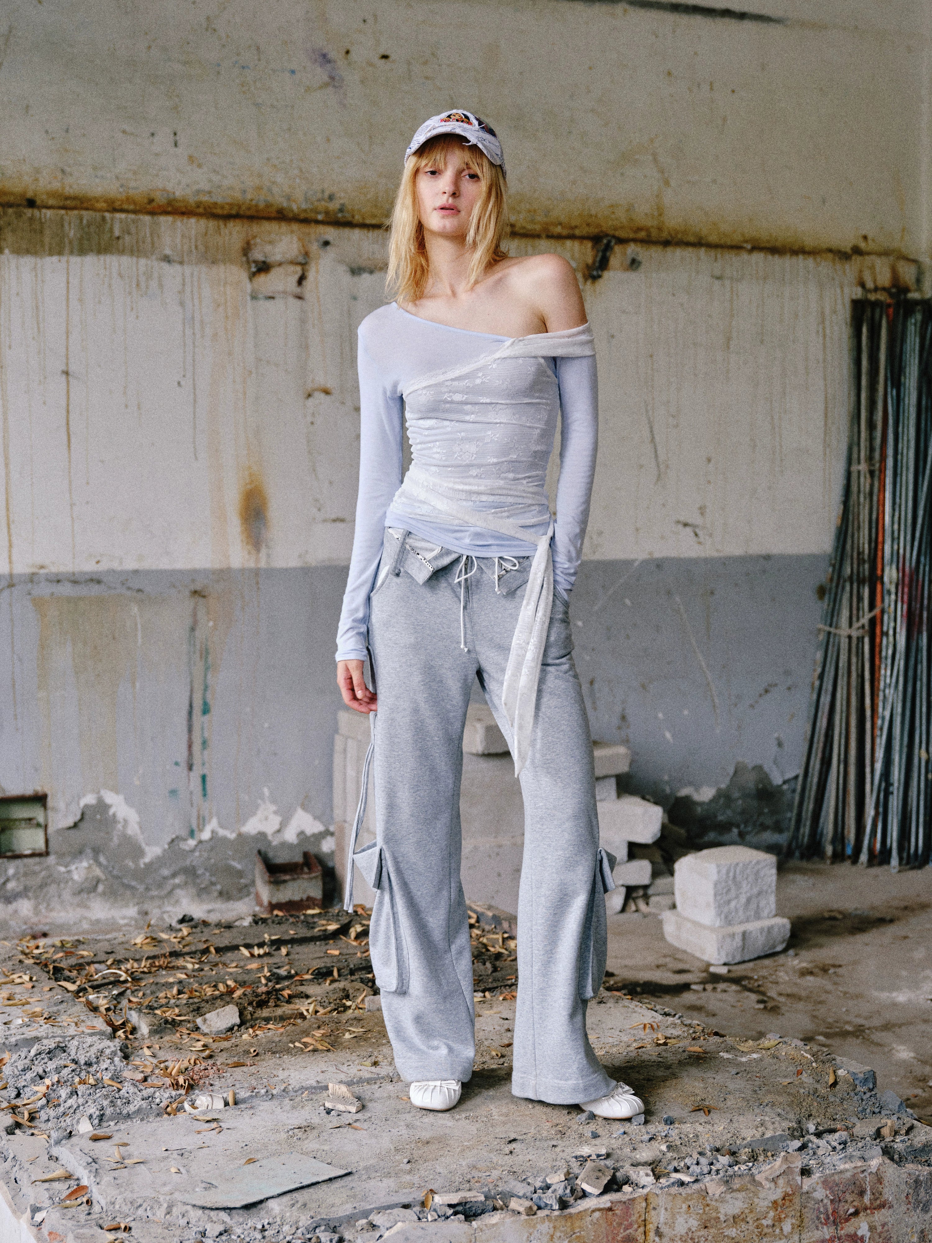 2th Desire 蕾丝拼接绑带设计感修身显瘦百搭斜肩长袖T恤上衣女