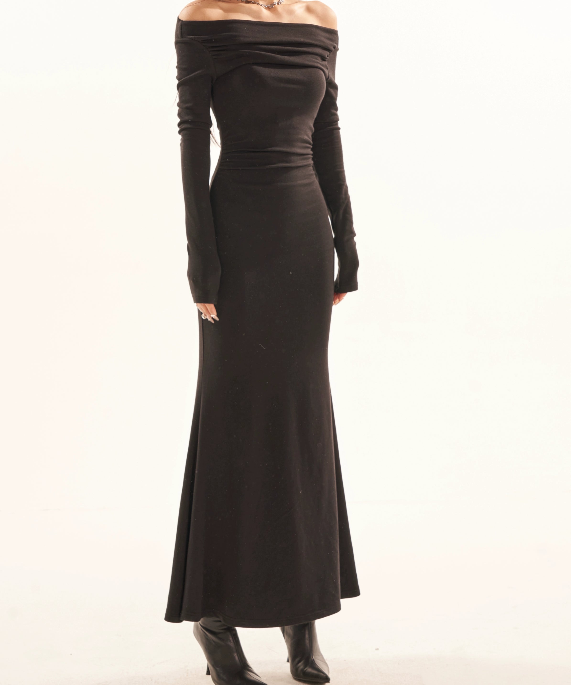 野生zerocircle黑灰绿卡其色一字肩长袖连衣裙女春季收腰显瘦裙子