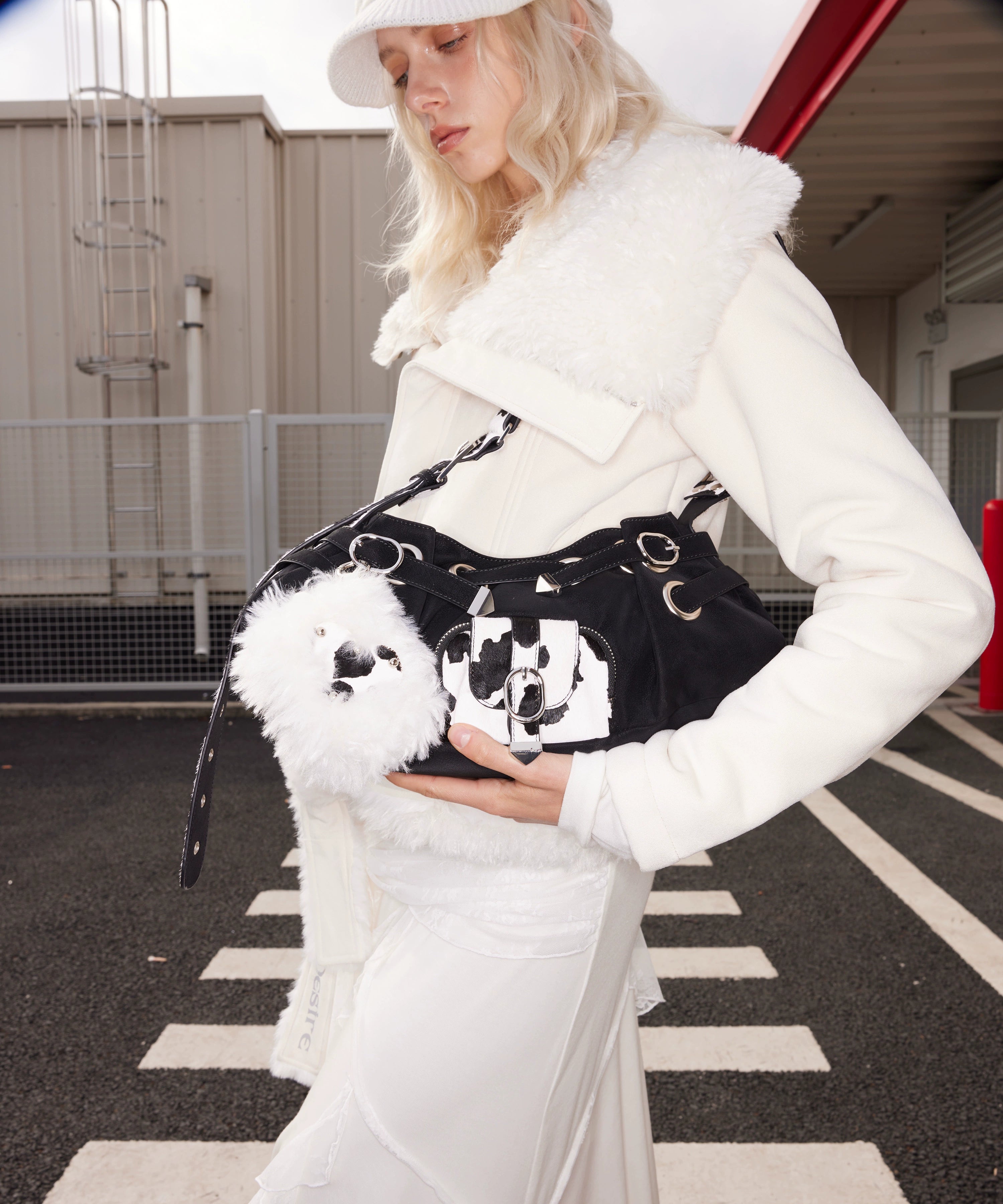 【季末七折】2th Desire重工真皮马毛设计腋下包气眼铆钉斜挎饺包