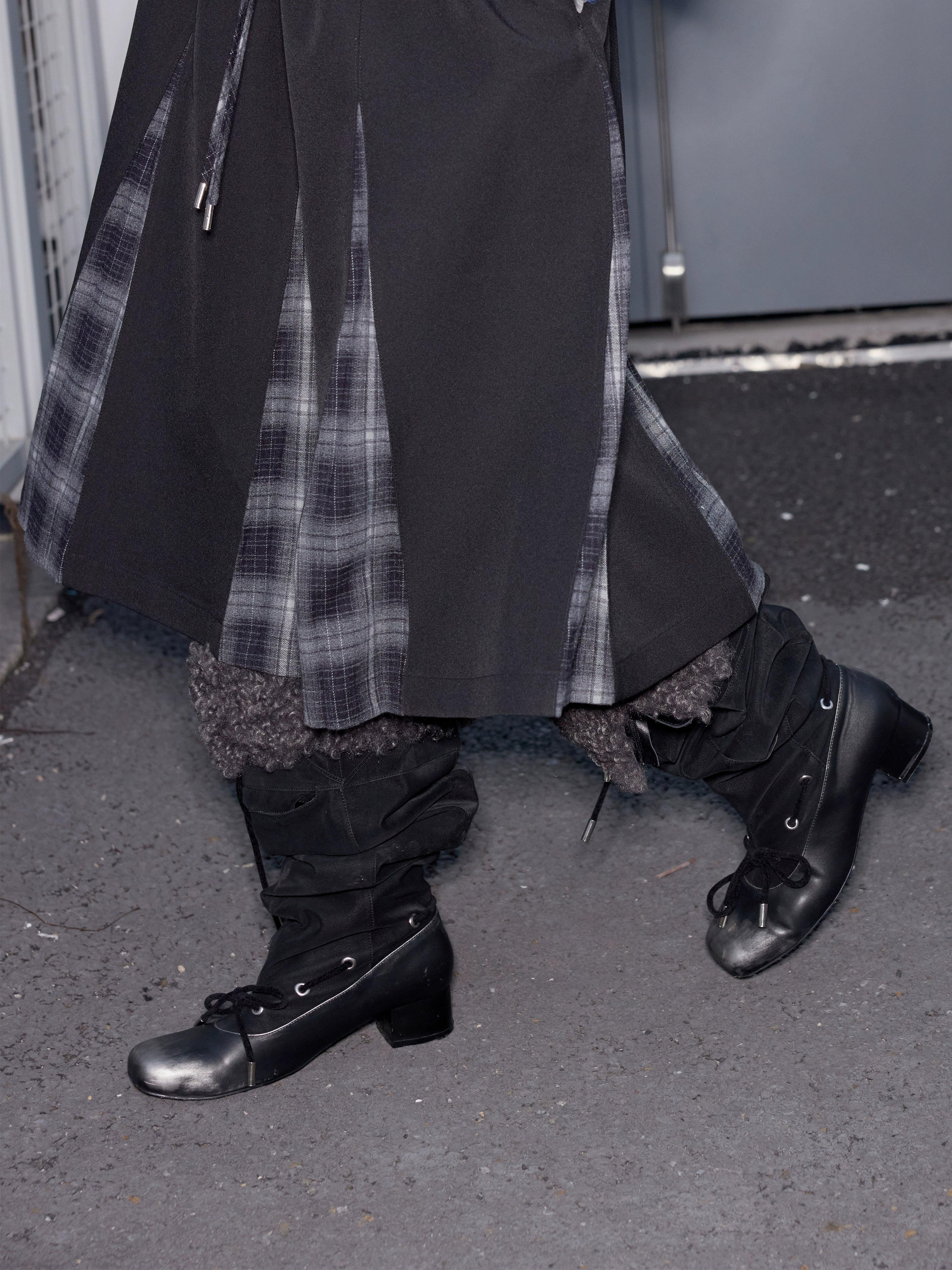 2th Desire可拆卸翻领毛毛擦色麂皮方头鞋时装靴子绑带长筒堆堆靴