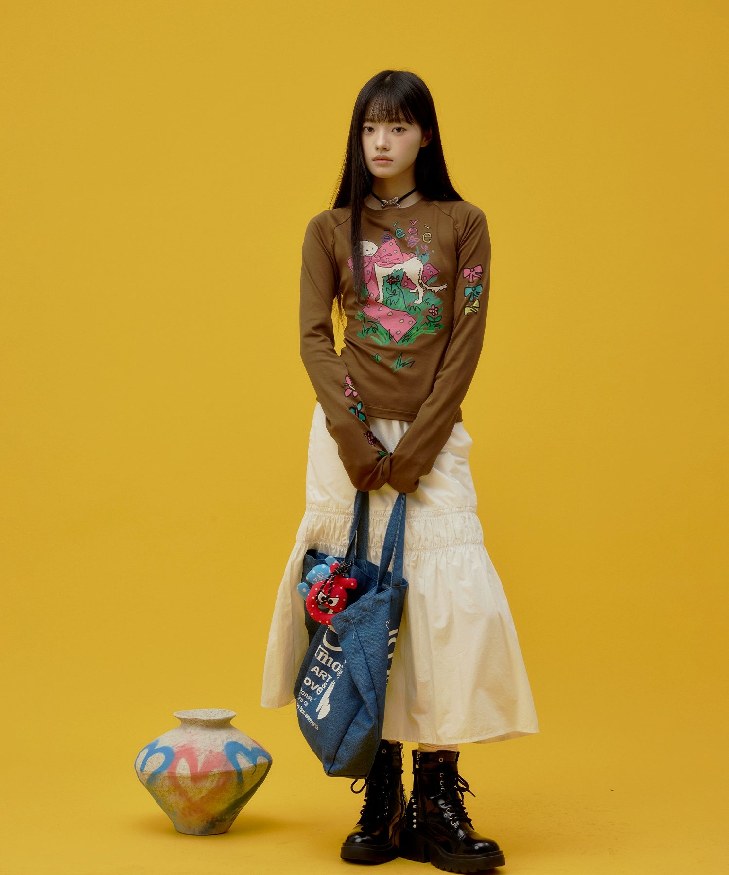 “美美小狗”| eeee手绘涂鸦修身打底衫少女感蝴蝶花丛长袖T恤