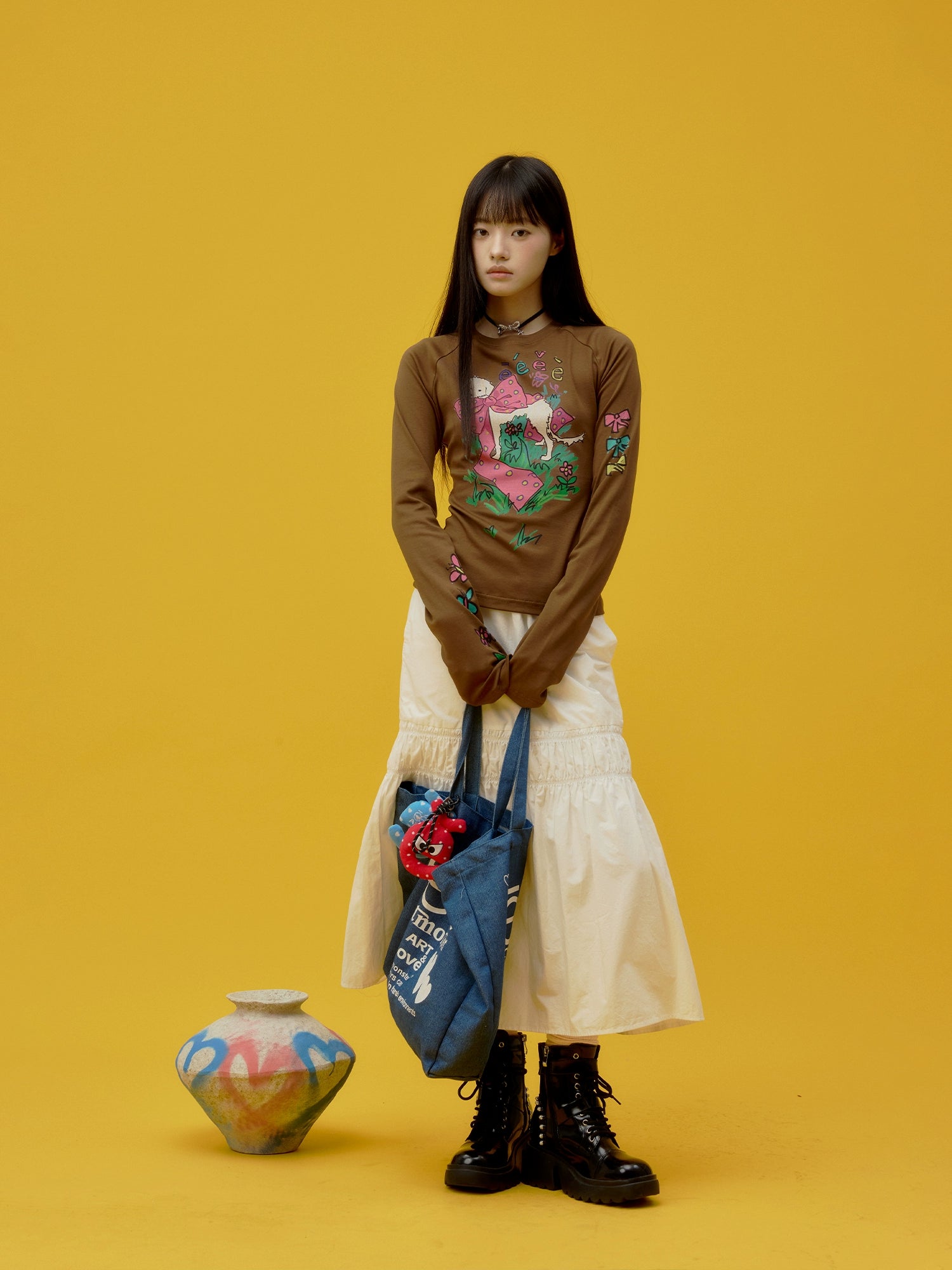 “美美小狗”| eeee手绘涂鸦修身打底衫少女感蝴蝶花丛长袖T恤