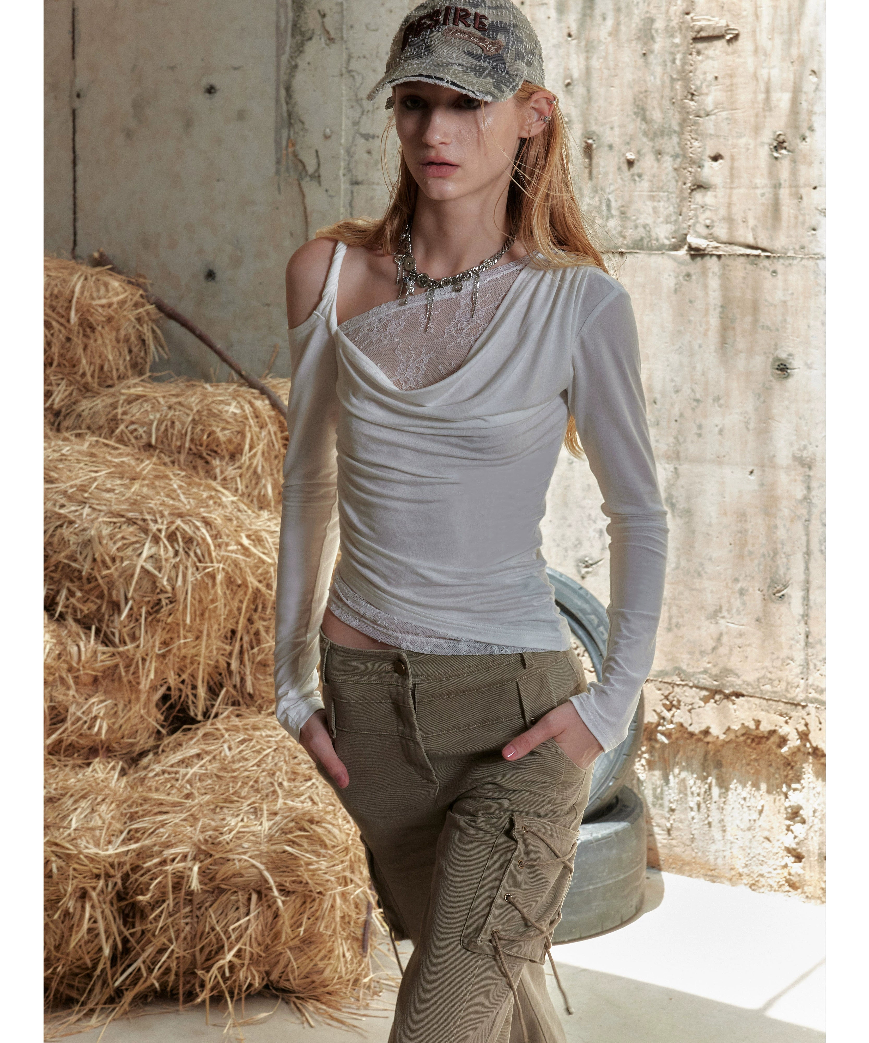 2th Desire斜肩拼接长袖T恤女蕾丝弹力秋季打底衫露肩设计感上衣