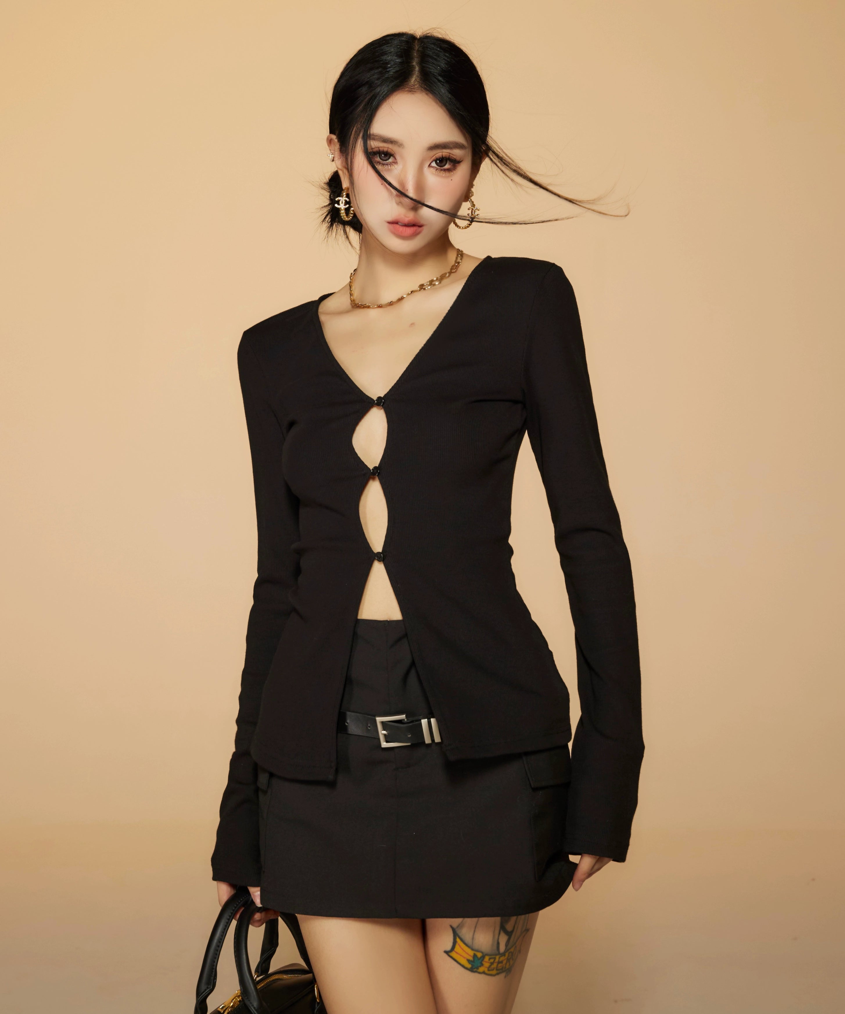 野生zerocircle 灰黑红色镂空针织衫女春辣妹小众修身v领长袖上衣