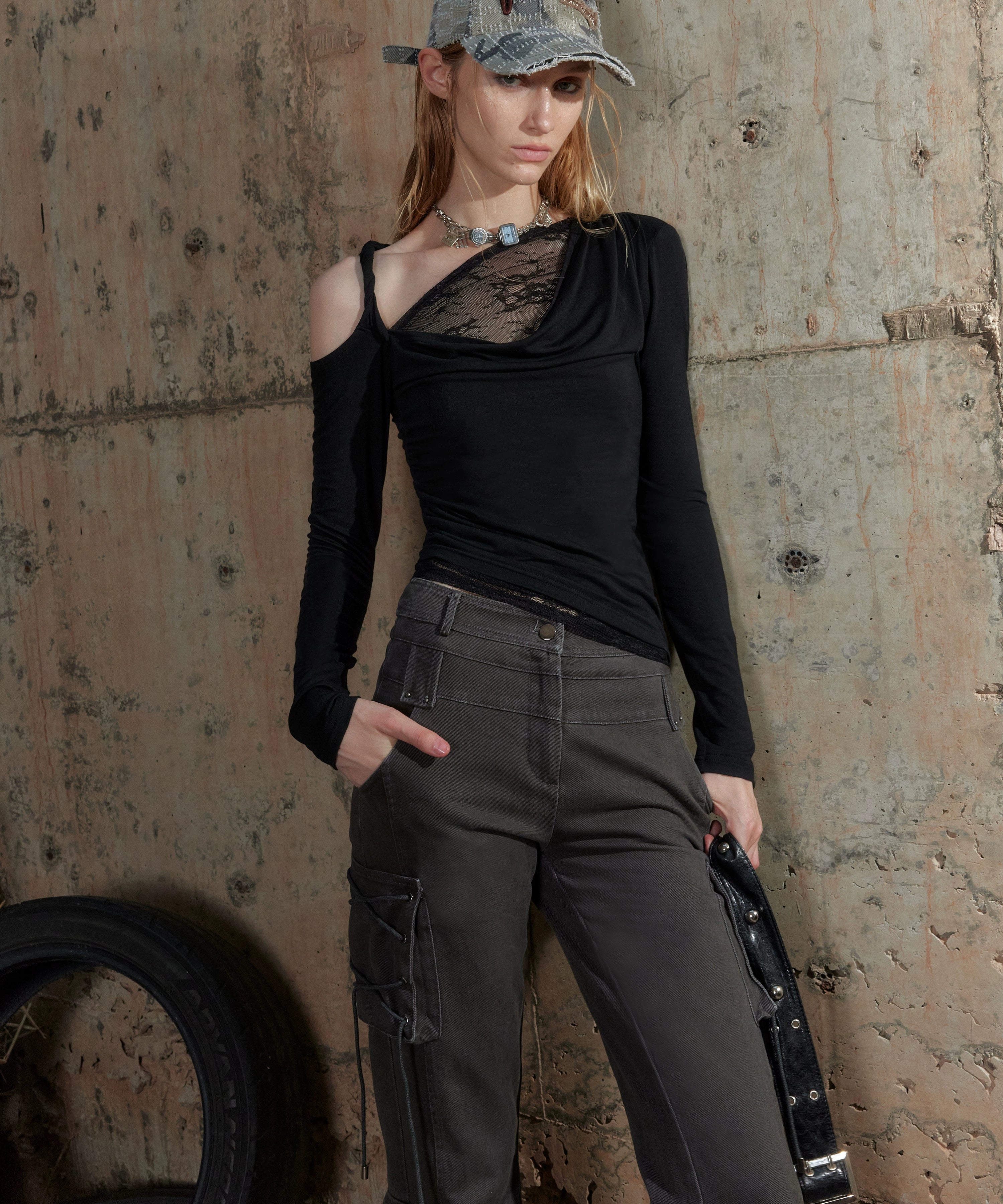 2th Desire斜肩拼接长袖T恤女蕾丝弹力秋季打底衫露肩设计感上衣