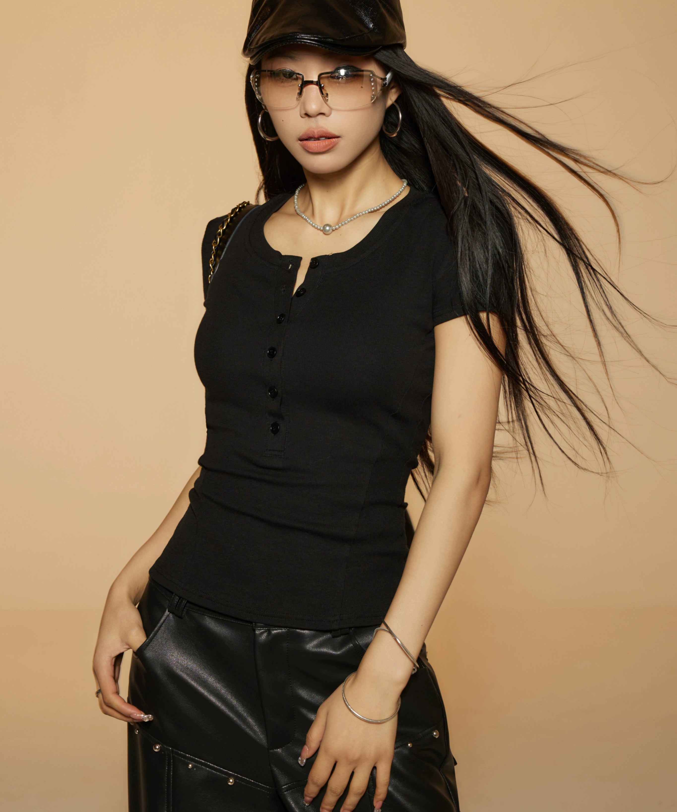 野生zero 白黑灰色正肩短袖t恤女夏季辣妹修身显瘦内搭半开领上衣