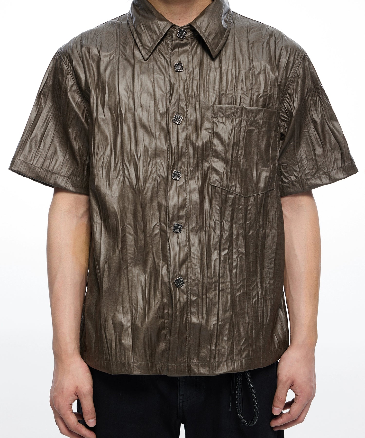 皮感肌理褶皱短袖衬衫定制金属纽扣boxy版型男TERRAINCOGNITA24SS