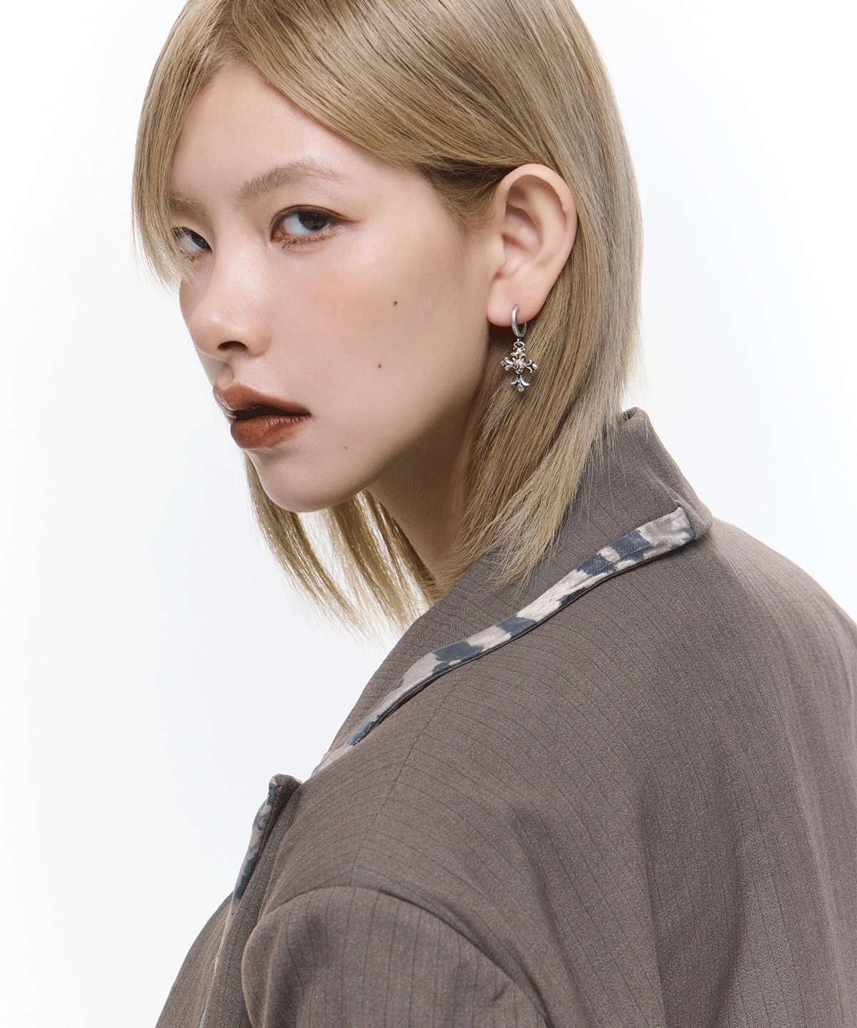 超A的骷髅头小耳钉！SUMIYAKI 做旧钛银耳饰