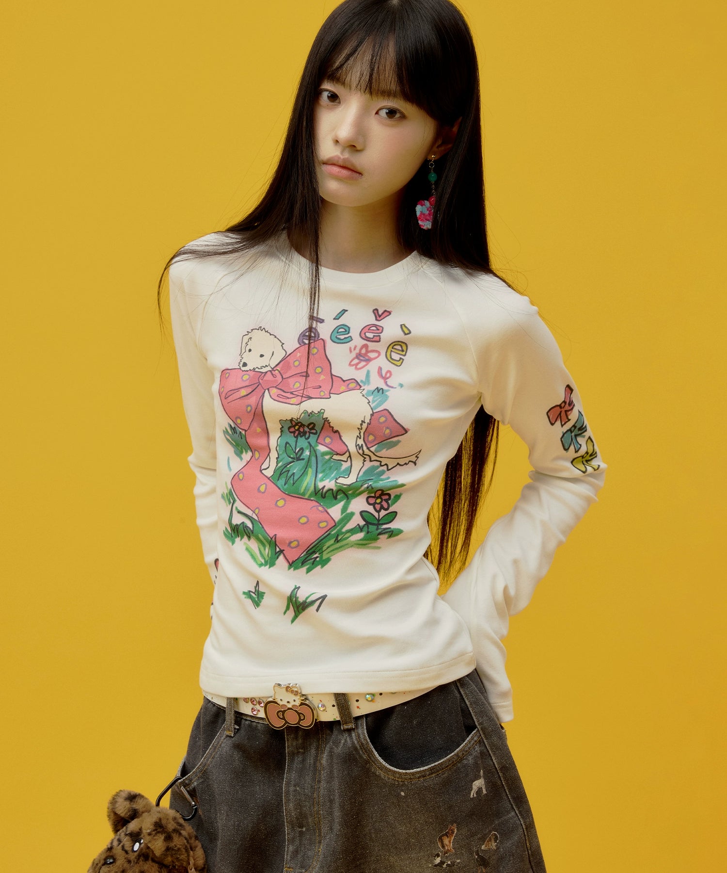 “美美小狗”| eeee手绘涂鸦修身打底衫少女感蝴蝶花丛长袖T恤