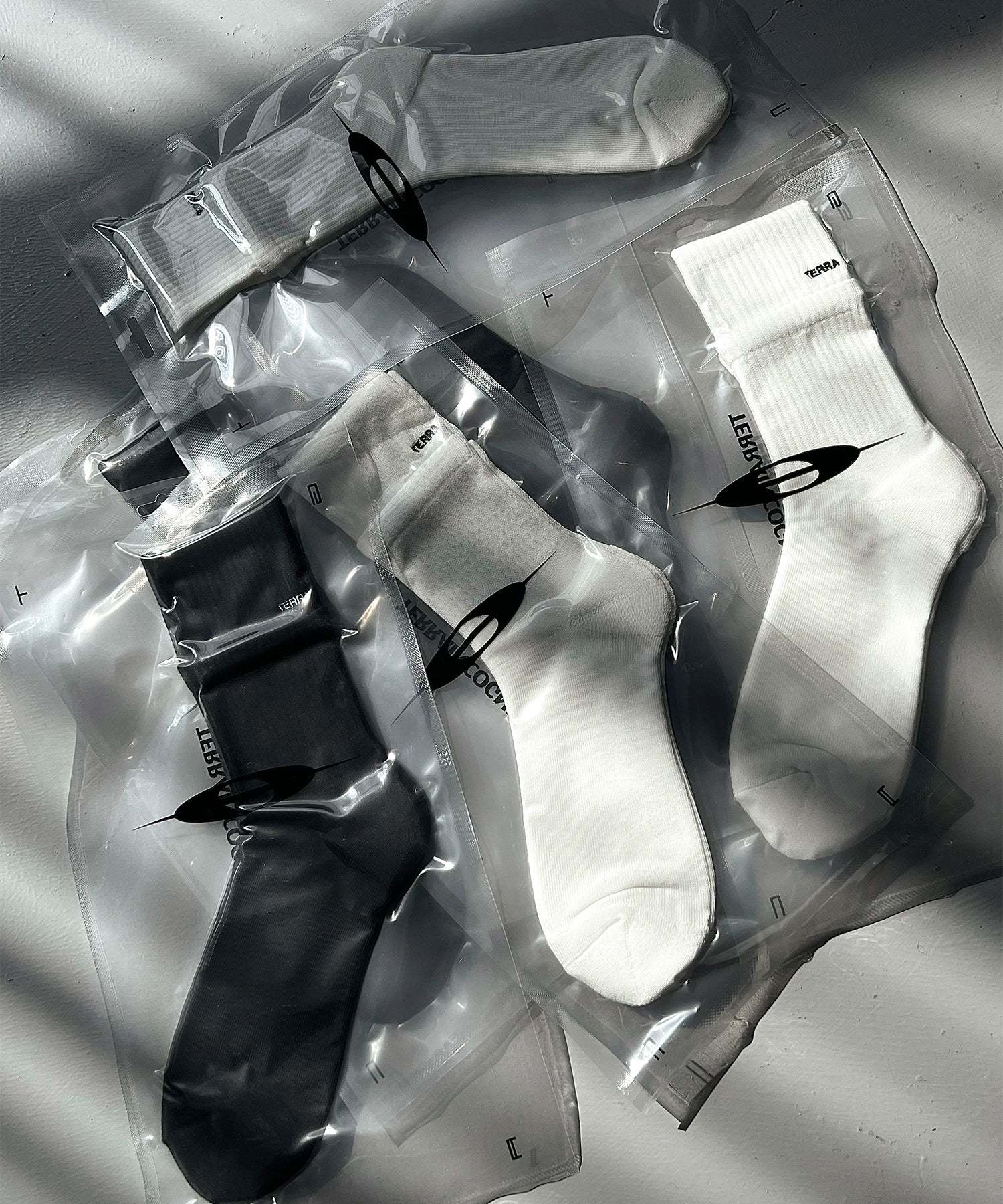 长绒棉吸汗透气黑白双色假两层品牌英文刺绣长袜TERRAINCOGNITA