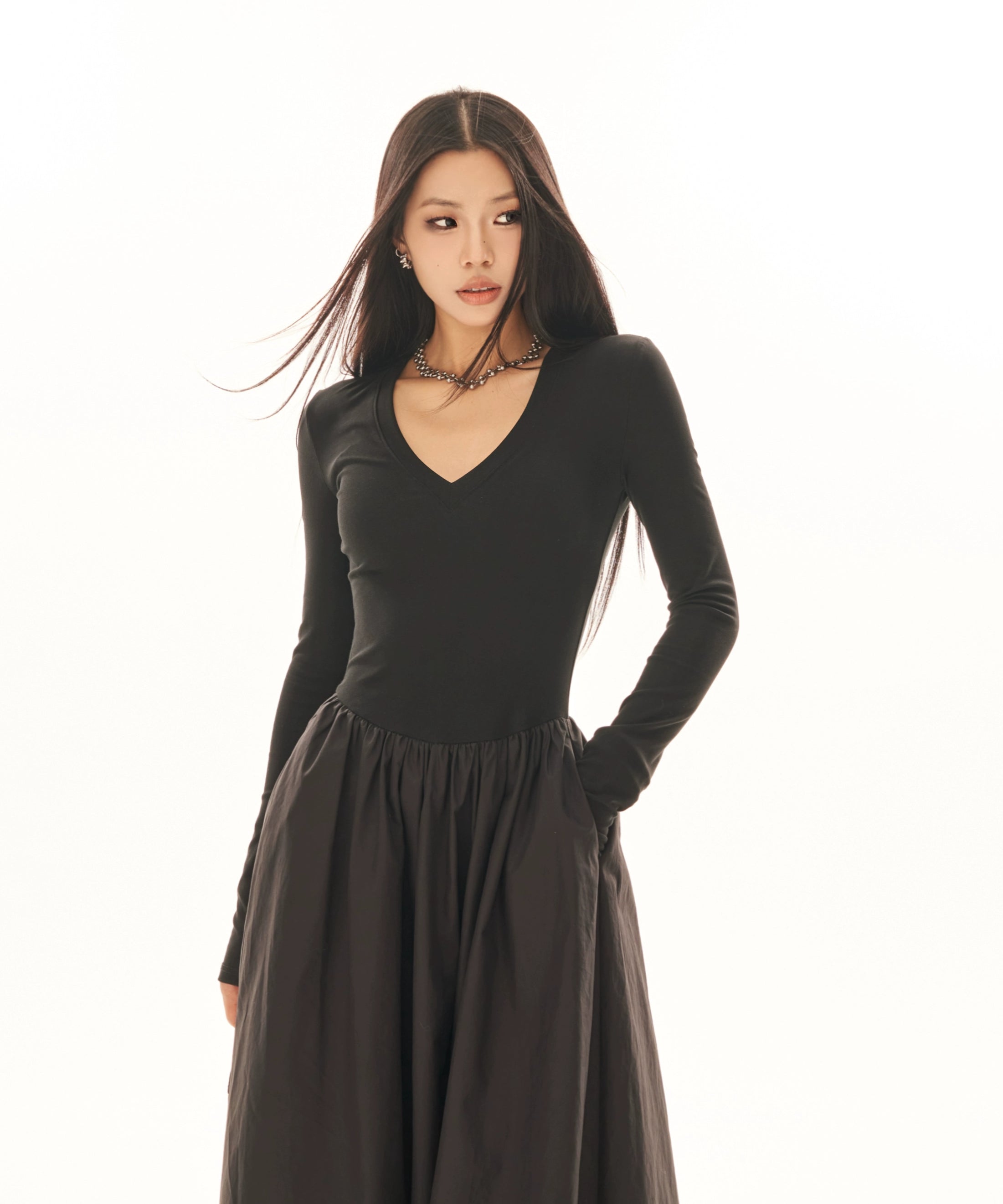 野生zerocircle黑白色v领长袖连衣裙女春夏辣妹修身显瘦a字长裙子