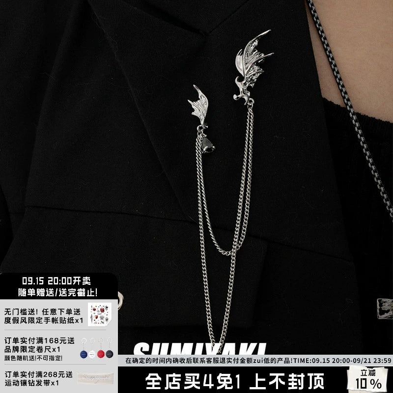 男女通吃！SUMIYAKI 流苏蝙蝠胸针 提升时髦！秋冬搭配西装配饰