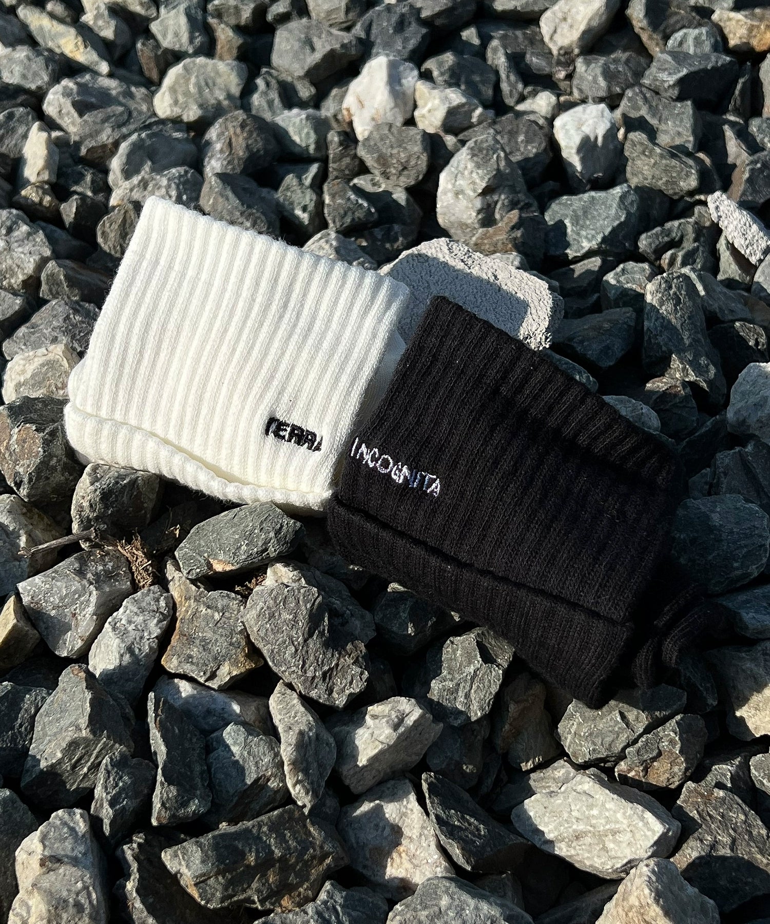 长绒棉吸汗透气黑白双色假两层品牌英文刺绣长袜TERRAINCOGNITA