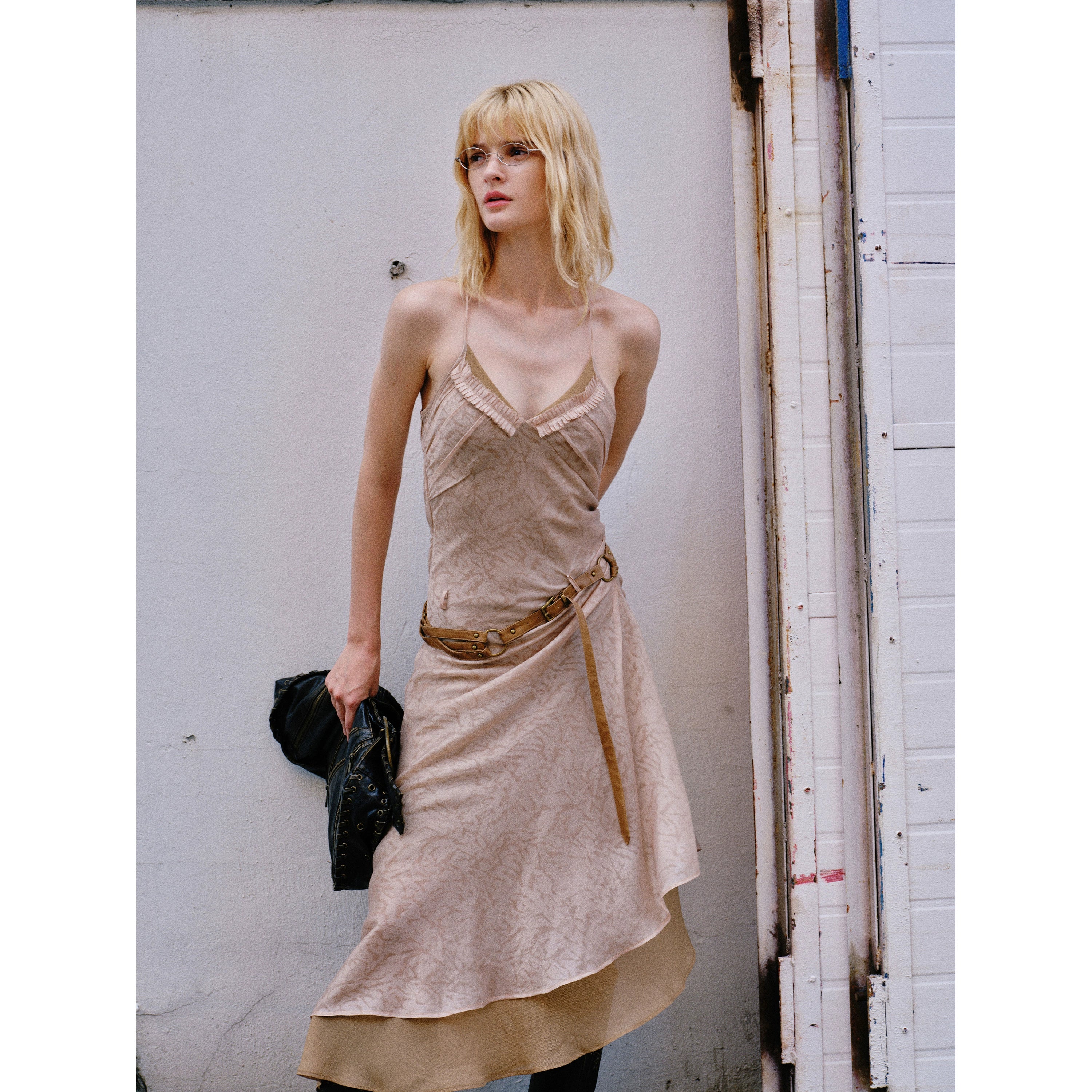 2th Desire原创复古印花双层不规则下摆挂脖吊带收腰长款连衣裙